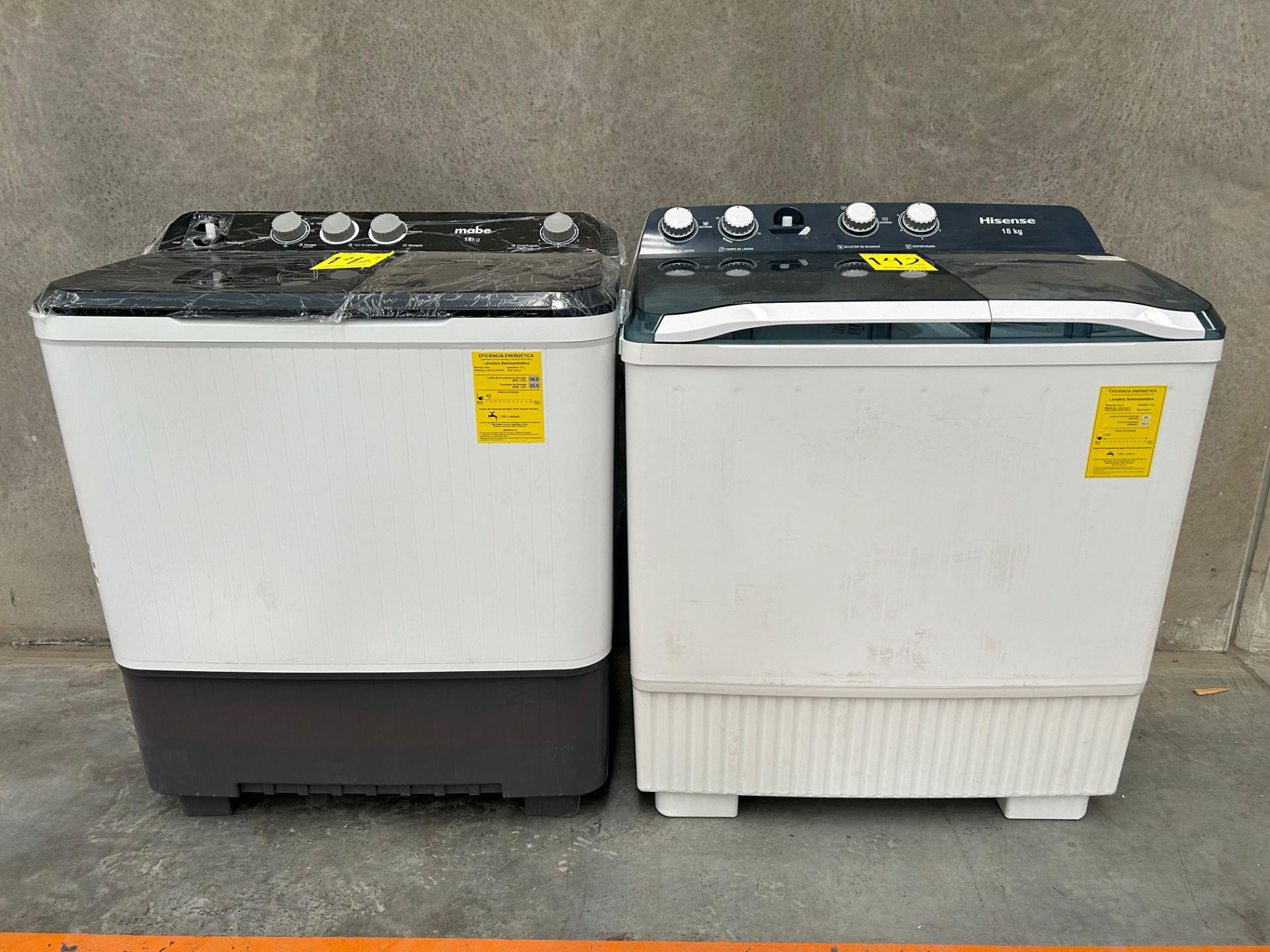 Lote de 2 lavadoras contiene: 1 Lavadora de 18 KG Marca MABE, Modelo LMDX8124HBAB0, Serie S1579, Co