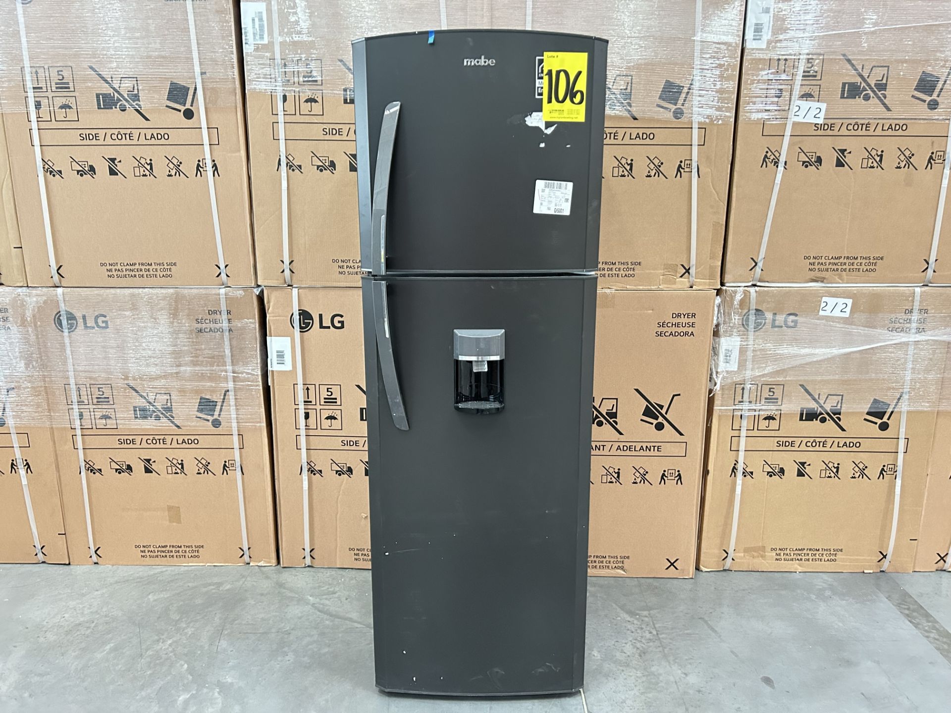 Refrigerador con dispensador de agua Marca MABE, Modelo RMA300FJMR, Serie 723322, Color GRIS (Equip