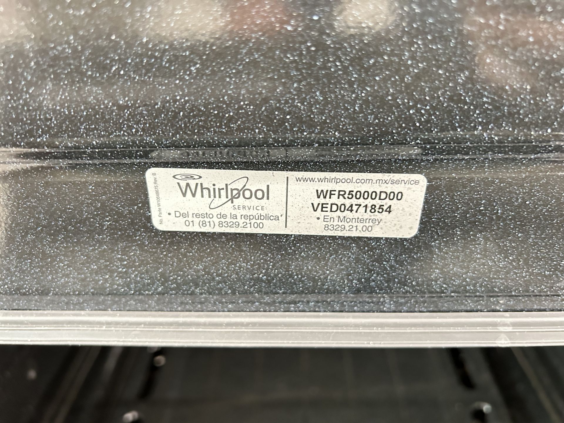 Estufa de 6 Quemadores Marca WHIRLPOOL Modelo WFR5000D00, Serie 471854, Color GRIS (Equipo de devol - Image 6 of 8