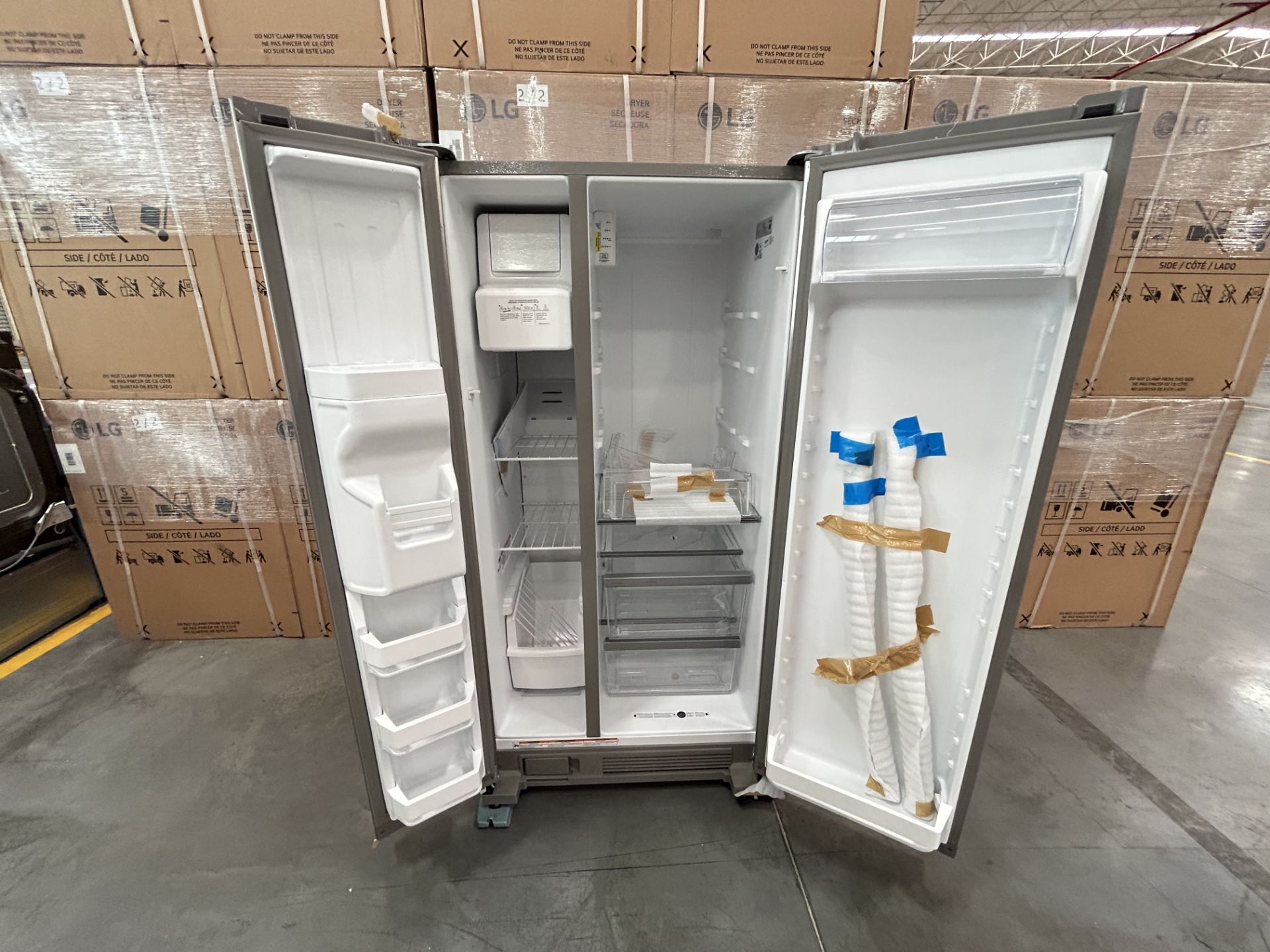 Refrigerador con dispensador de agua Marca WHIRLPOOL, Modelo WD2620S, Serie 310290, Color GRIS (Equ - Image 4 of 7