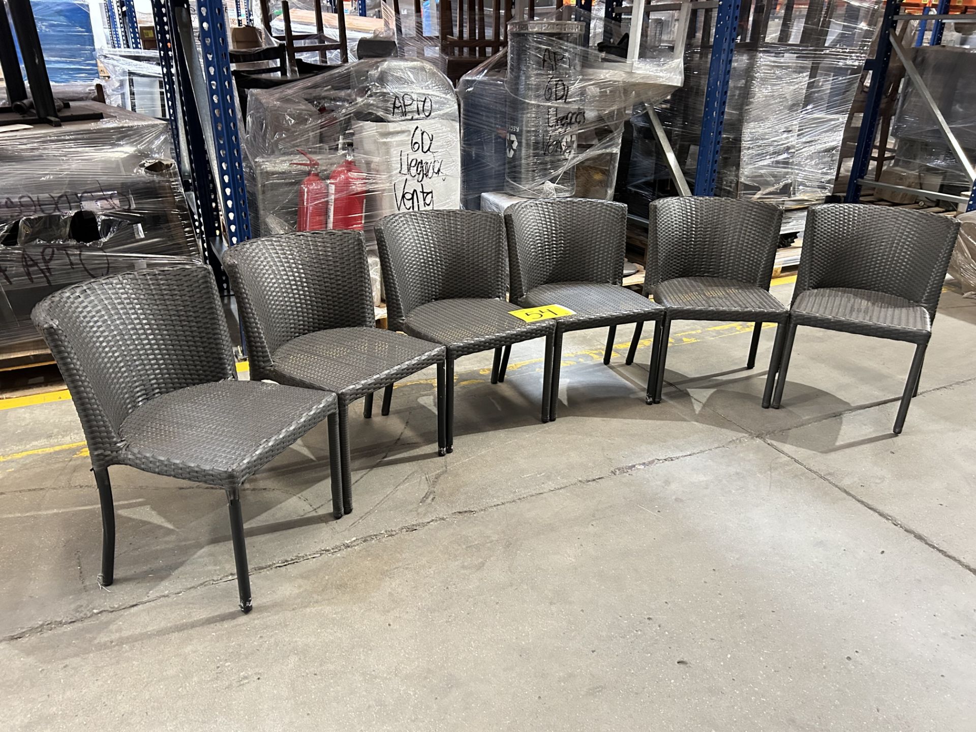 6 sillas de ratán respaldo curvo para exterior Color Café Medidas 55 cm x 62 cm x 74 cm (Equipo Usa - Image 3 of 5