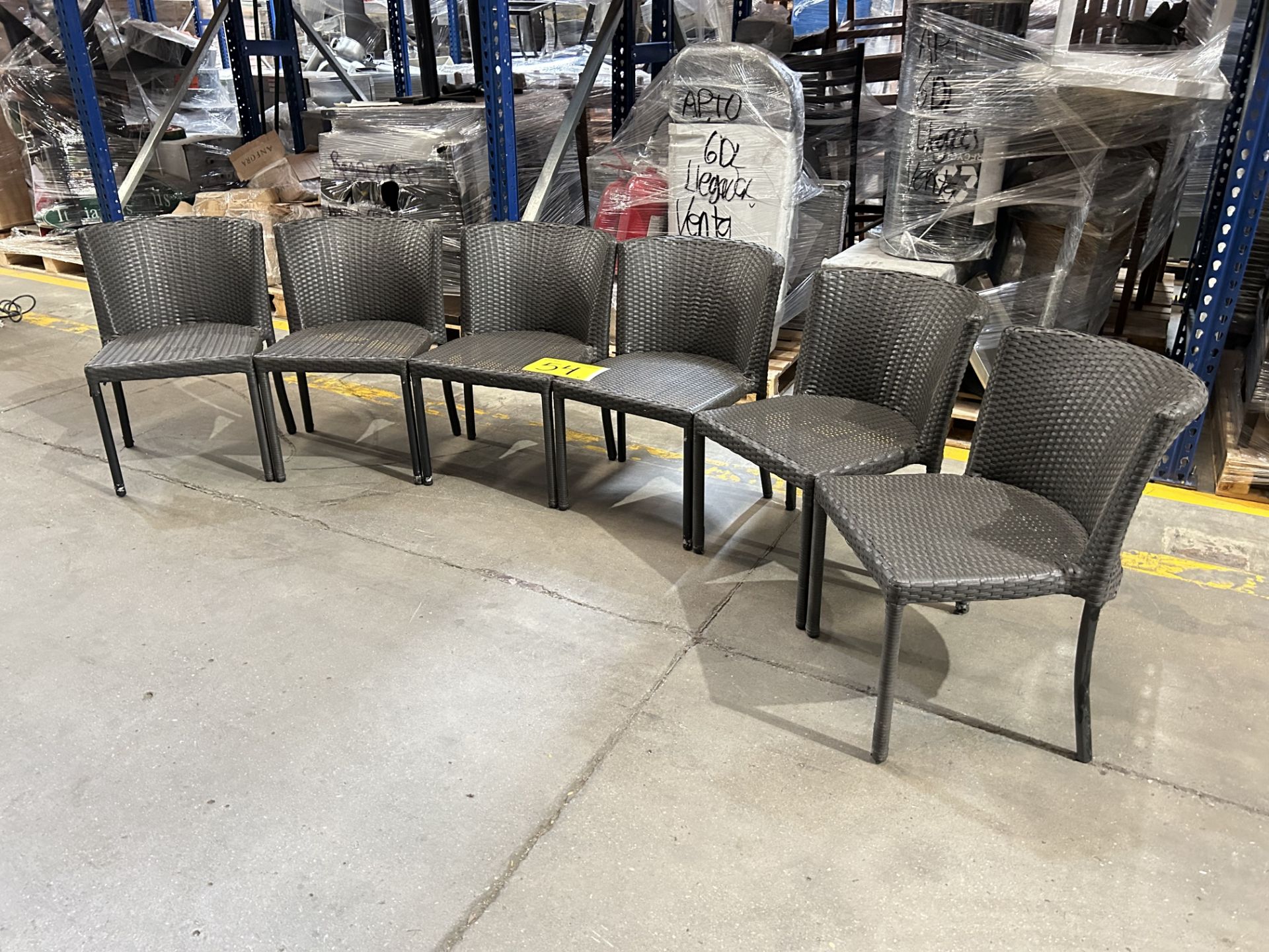 6 sillas de ratán respaldo curvo para exterior Color Café Medidas 55 cm x 62 cm x 74 cm (Equipo Usa - Image 2 of 5