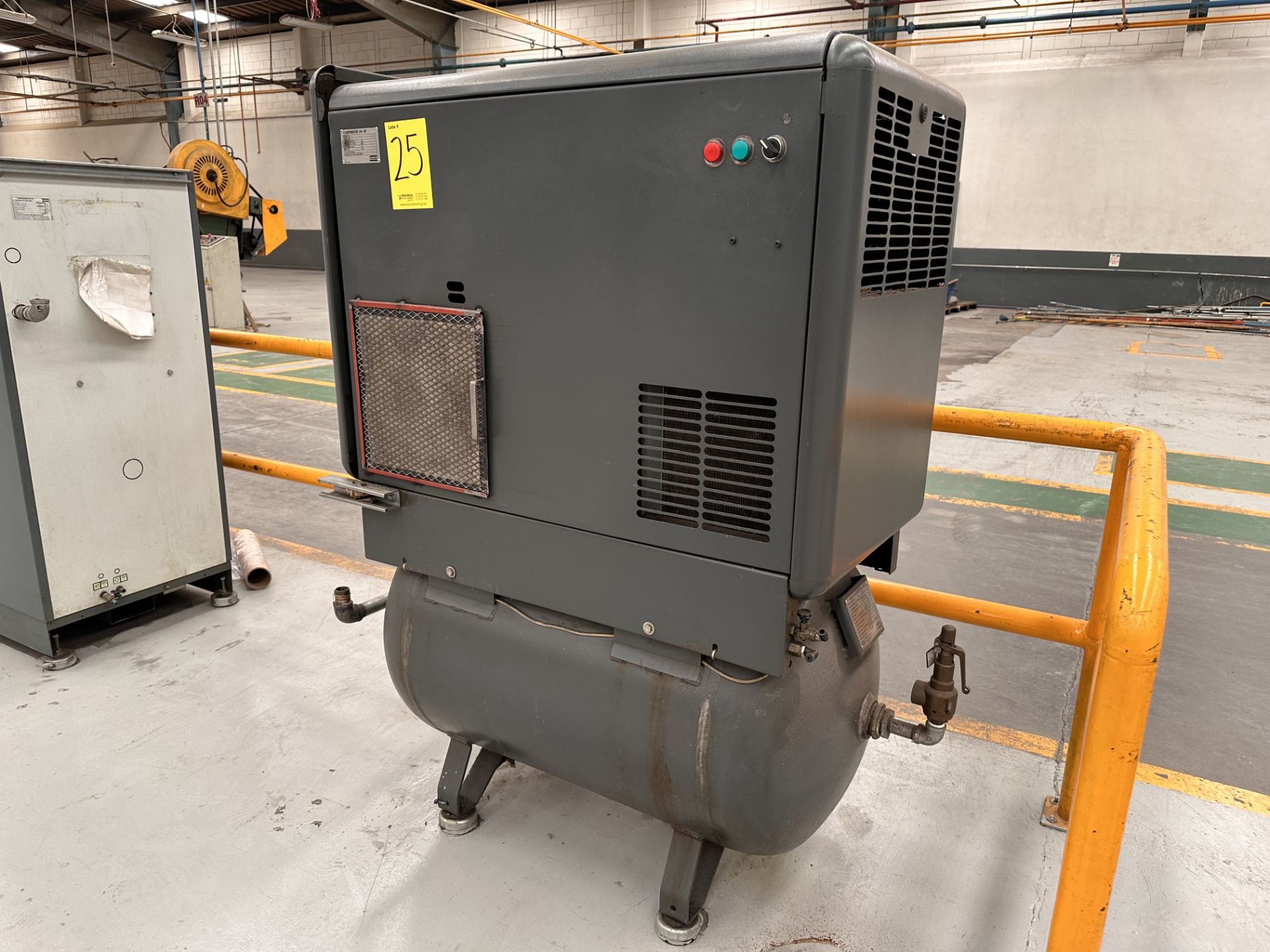 Atlas Copco Air Compressor, Model GX 11-125FF, Serial No. 501421, Year 2003, 380V, Maximum pressure - Image 2 of 8