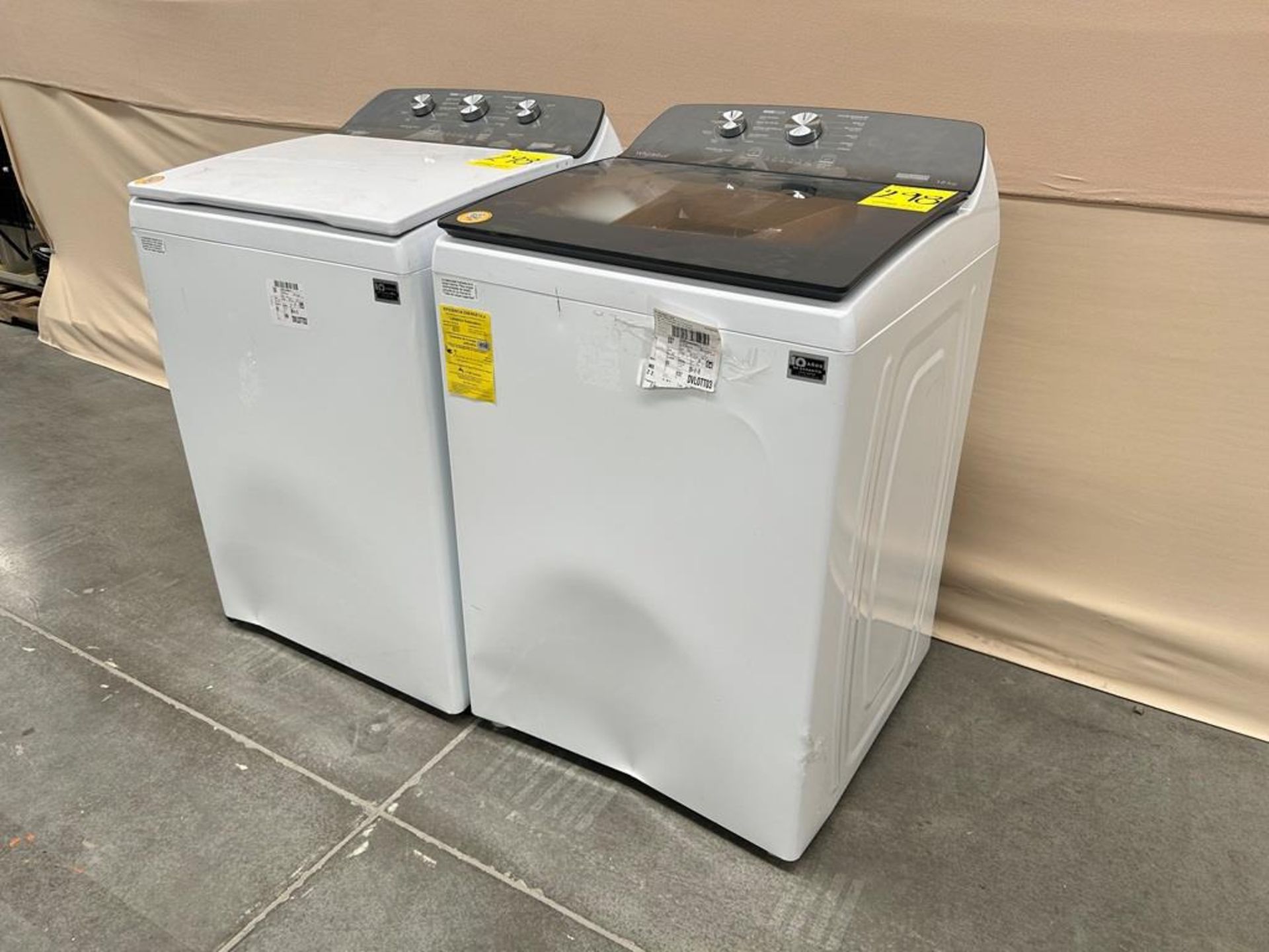 Lote de 2 lavadoras contiene: 1 Lavadora de 18KG Marca WHIRPOOL, Modelo 8MWTW1813MJM1, Serie 197399 - Image 2 of 6