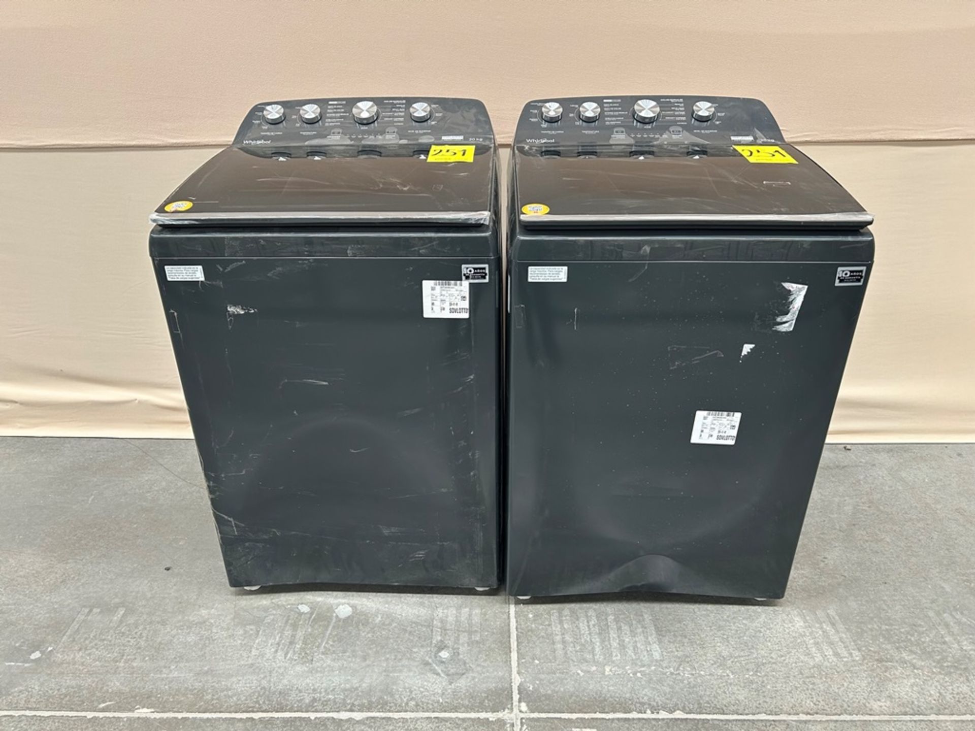 Lote de 2 lavadoras contiene: 1 Lavadora de 20 KG Marca WHIRPOOL, Modelo 8MWTW2024WLG0, Serie 45344