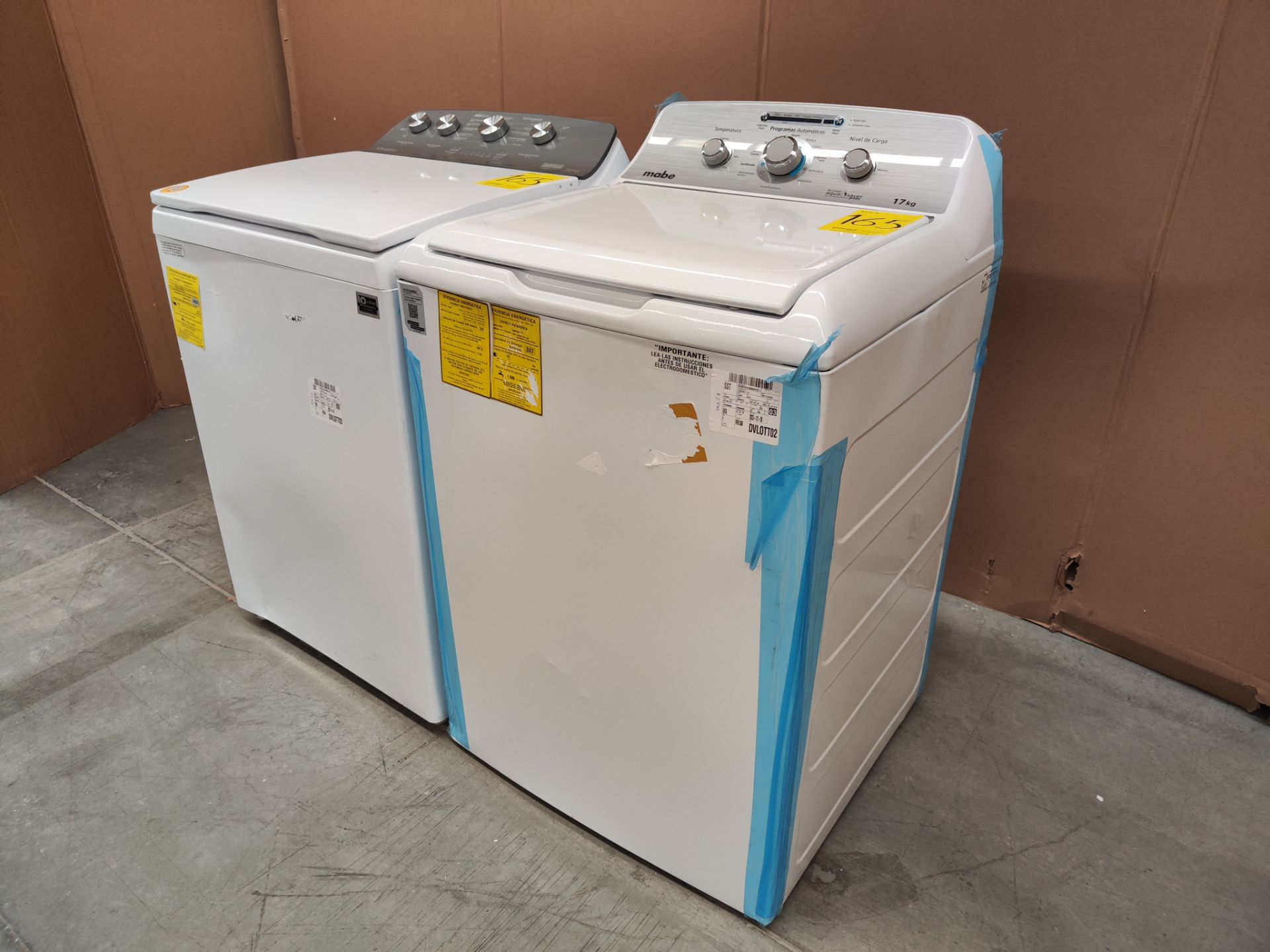 Lote de 2 lavadoras contiene: 1 lavadora de 20 KG, Marca WHIRPOOL, Modelo 8MWTW2024MJM0, Serie 7389 - Image 2 of 6