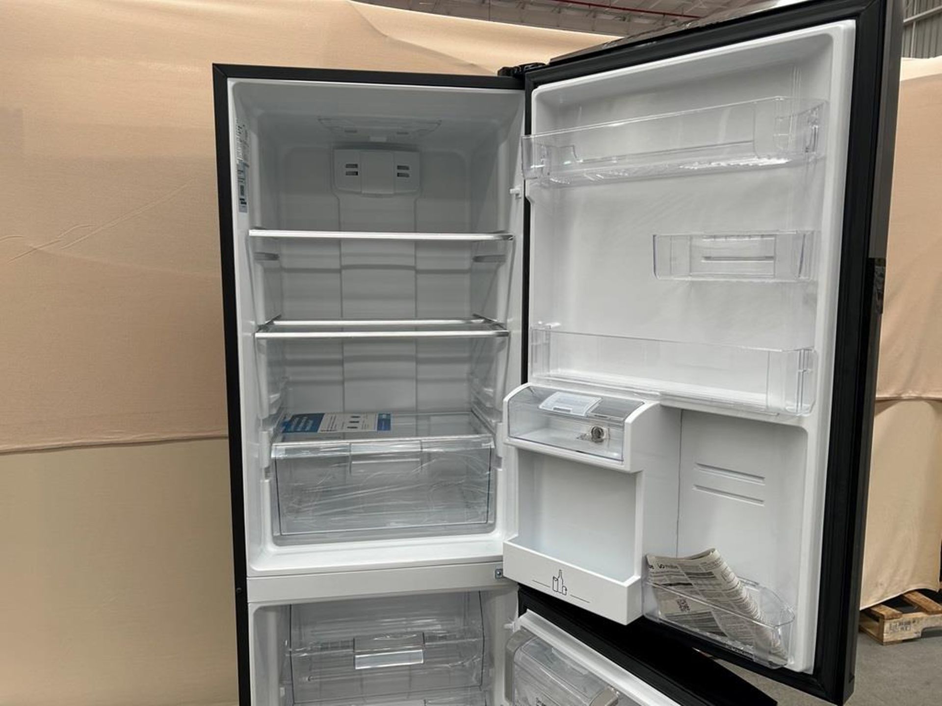 Refrigerador con dispensador de agua Marca MABE, Modelo RMB400IAMRM0, Serie 00227, Color GRIS ( Equ - Image 4 of 6