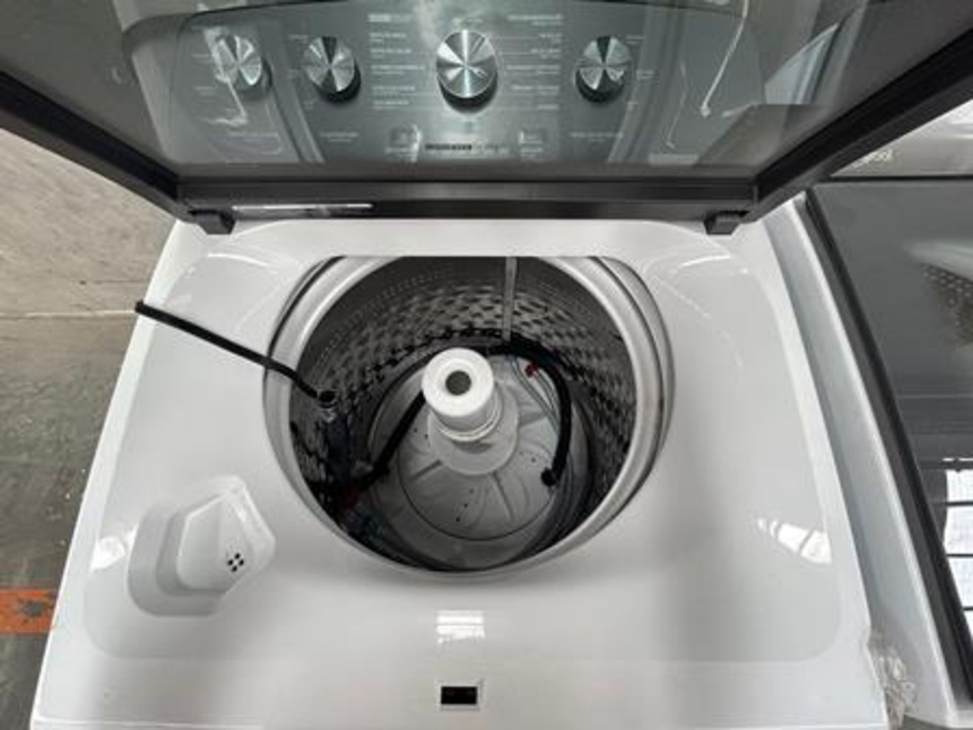 Lote de 2 lavadoras contiene: 1 Lavadora de 22 KG Marca WHIRPOOL, Modelo 8MWTW2224WJM0, Serie 34840 - Bild 4 aus 6