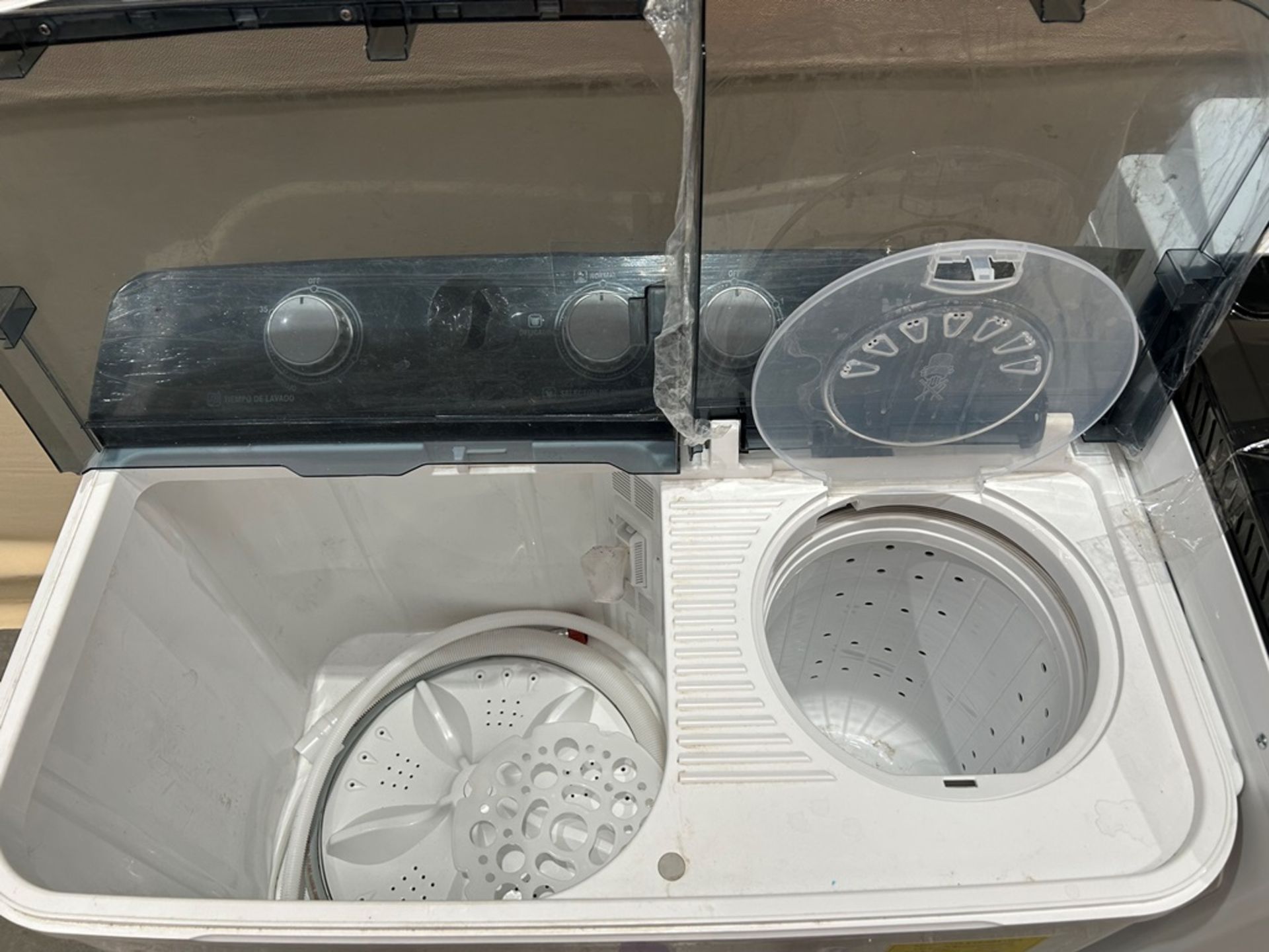 Lote de 2 lavadoras contiene: 1 Lavadora de 19 KG Marca MIDEA, Modelo MT100W190, Serie 01241, Color - Image 4 of 6