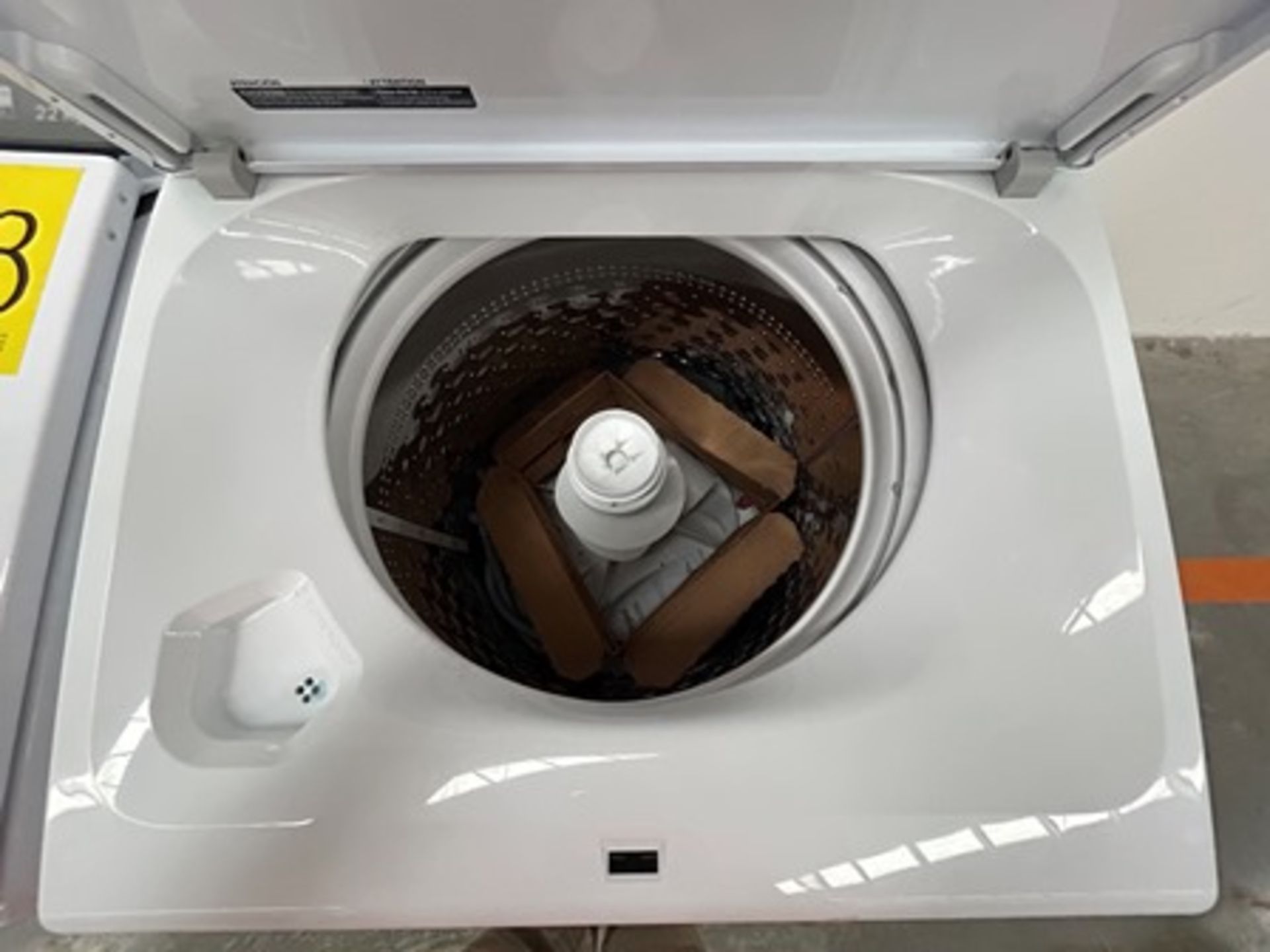 Lote de 2 lavadoras contiene: 1 Lavadora de 22 KG Marca WHIRPOOL, Modelo 8MWTW2224MPM0, Serie 42812 - Image 5 of 8