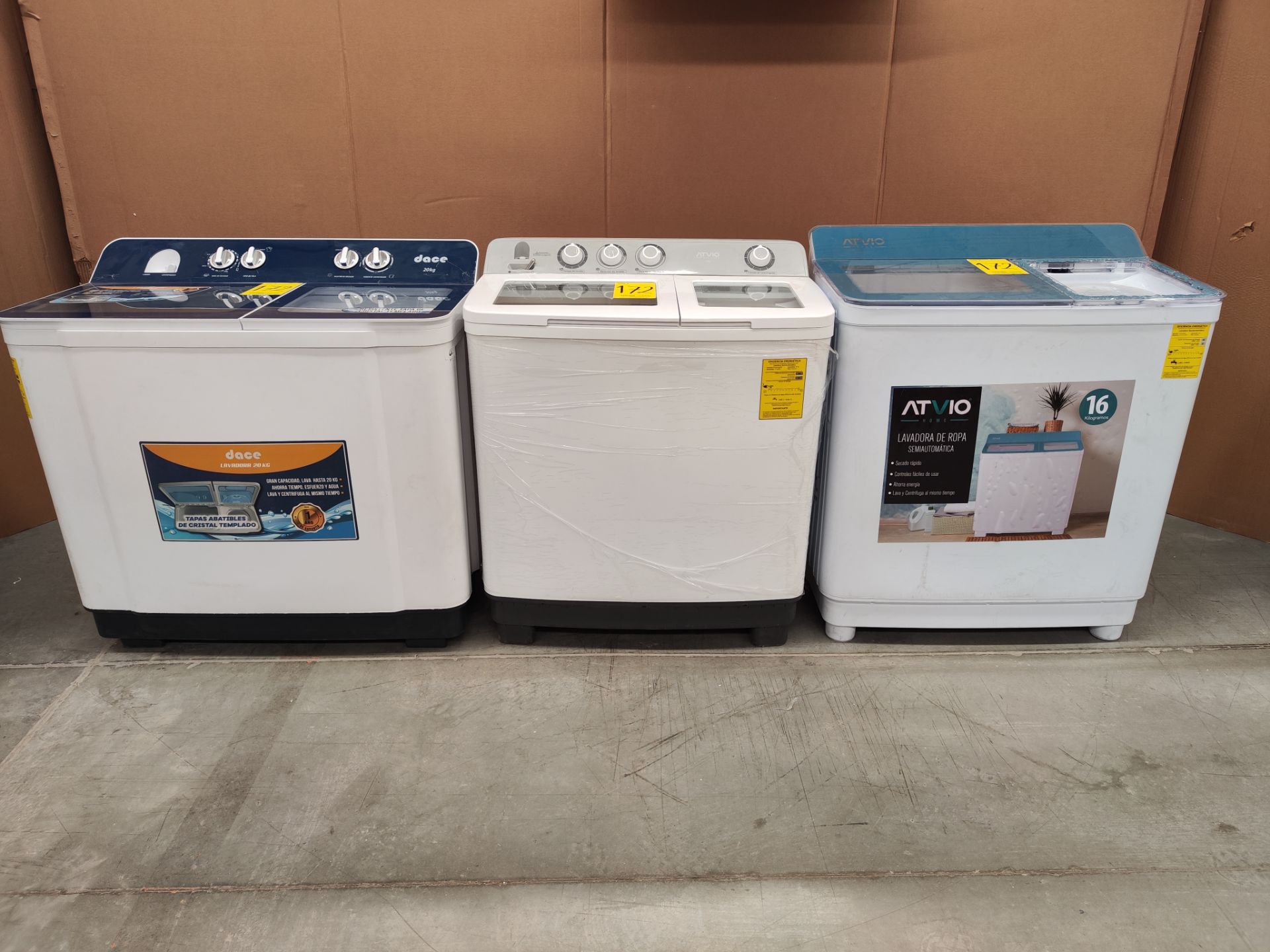 Lote de 3 lavadoras contiene: 1 lavadora de 20 KG marca DACE, Modelo LS2002C, Serie 08569, Color BL