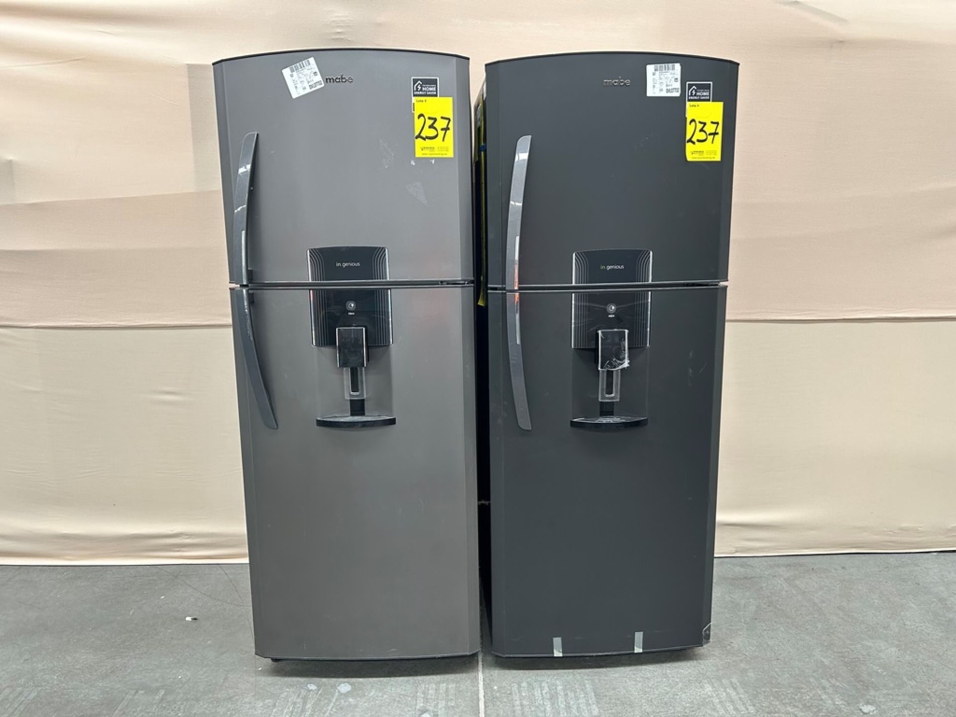 Lote de 2 refrigeradores contiene: Refrigerador con dispensador de agua Marca MABE, Modelo RME360FD