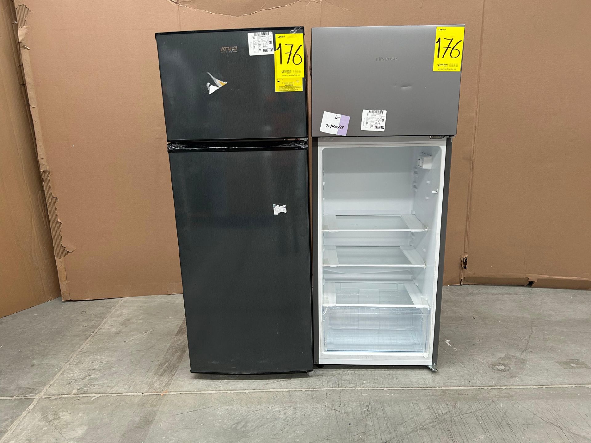 Lote de 2 refrigeradores contiene: 1 refrigerador Marca HISENSE, Modelo RT80D6AGX, Serie 20382 , Co