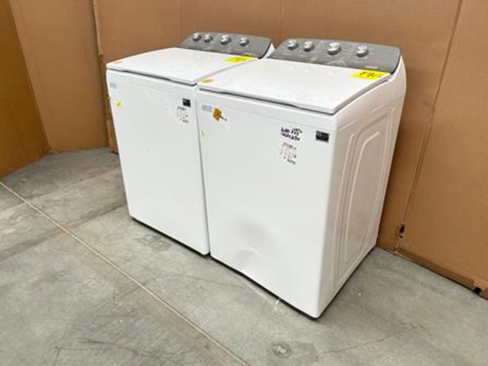Lote de 2 lavadoras contiene: 1 Lavadora de 22 KG Marca WHIRPOOL, Modelo 8MWTW2224MPM0, Serie 77404 - Image 2 of 6