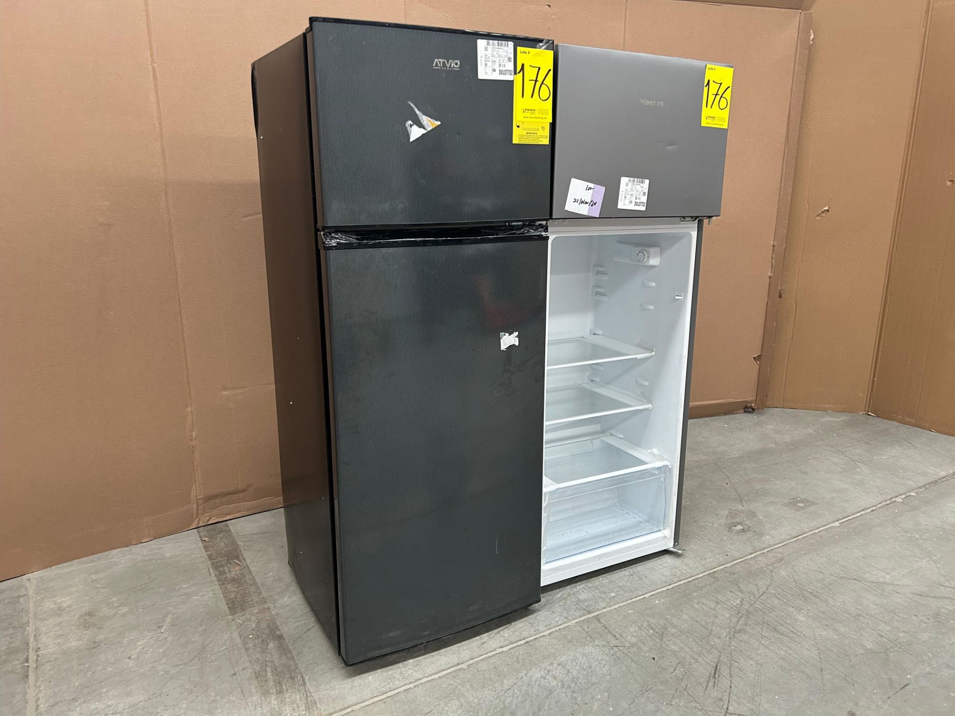 Lote de 2 refrigeradores contiene: 1 refrigerador Marca HISENSE, Modelo RT80D6AGX, Serie 20382 , Co - Image 3 of 6