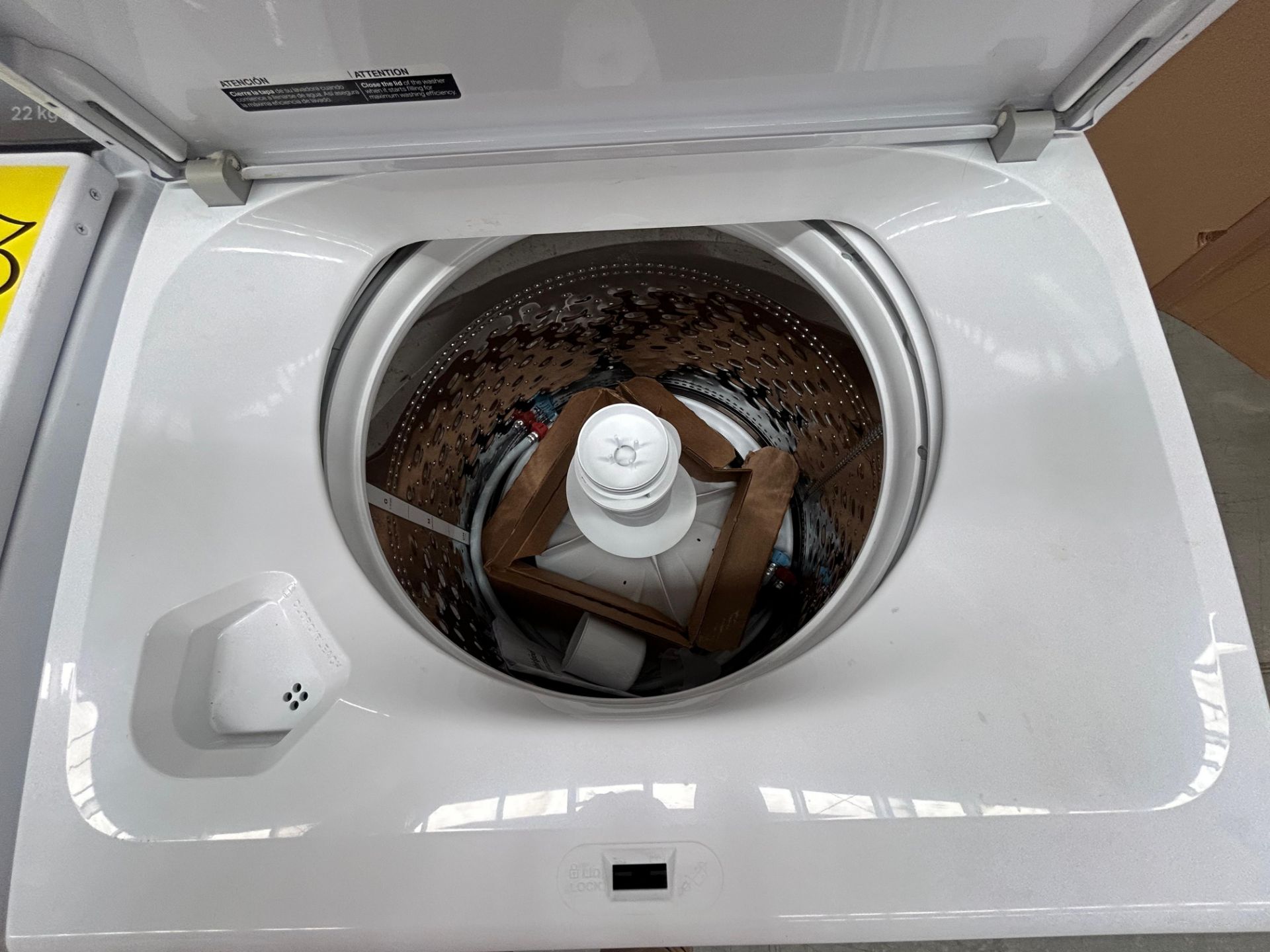 Lote de 2 lavadoras contiene: 1 Lavadora de 22 KG Marca WHIRPOOL, Modelo 8MWTW2224MPM0, Serie 70340 - Image 5 of 6
