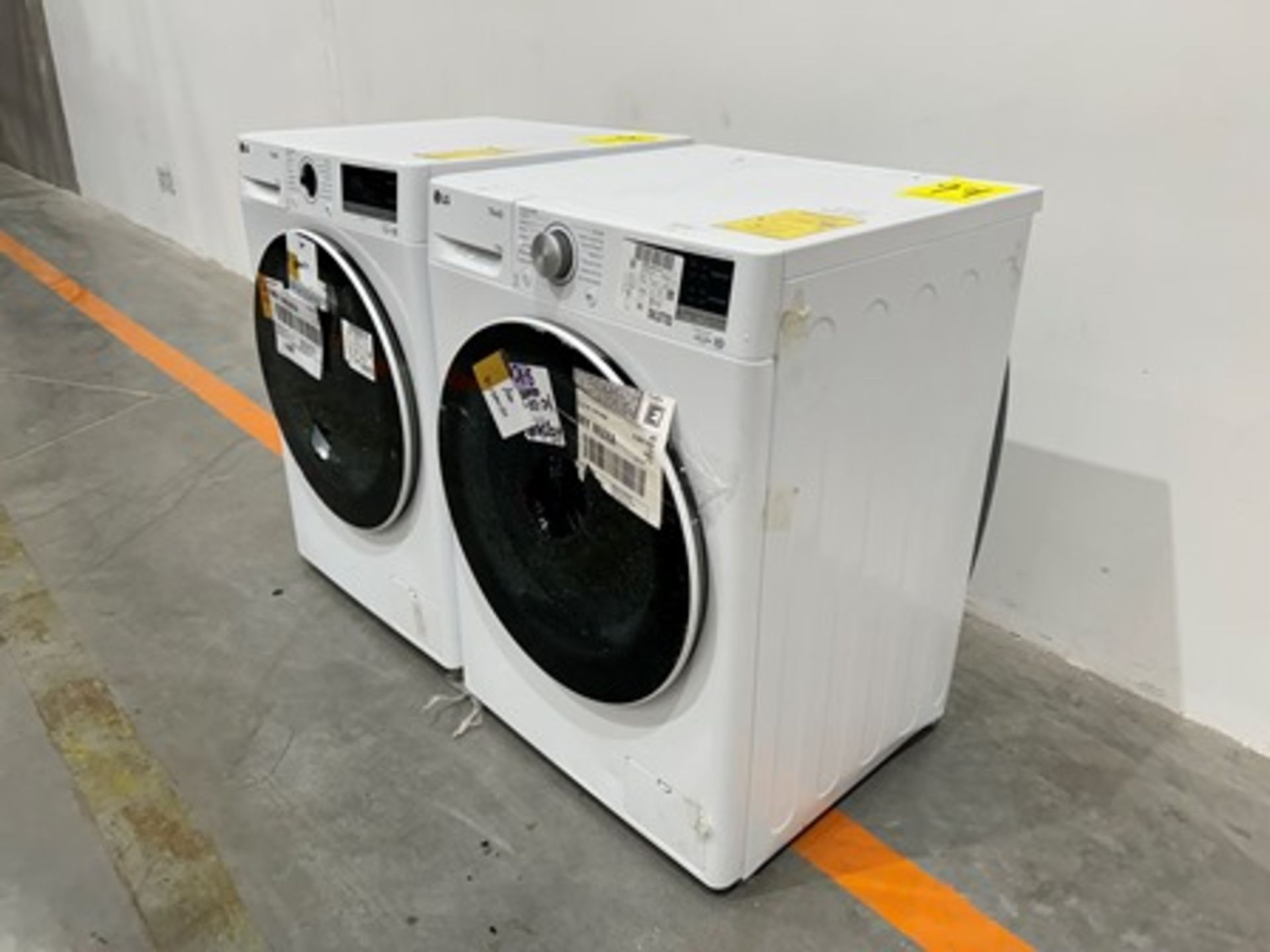 Lote de 2 lavadoras contiene: 1 Lavadora de 12 KG Marca LG, Modelo WM12WVC4S6, Serie 53846, Color B - Image 2 of 8
