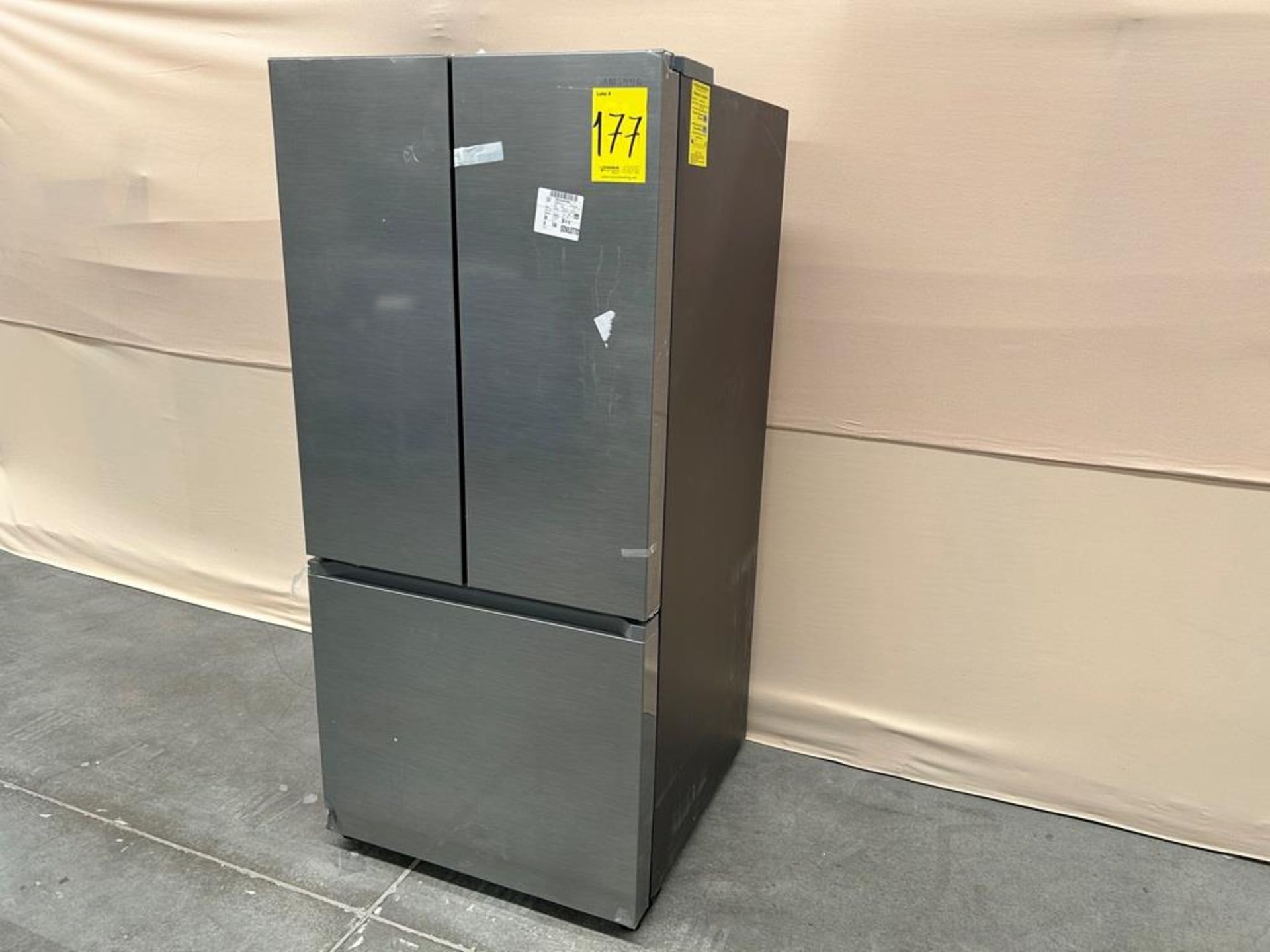 Refrigerador Marca SAMSUNG, Modelo RF25C5151S9, Serie 01154Z, Color GRIS (Equipo de devolución) - Image 2 of 8
