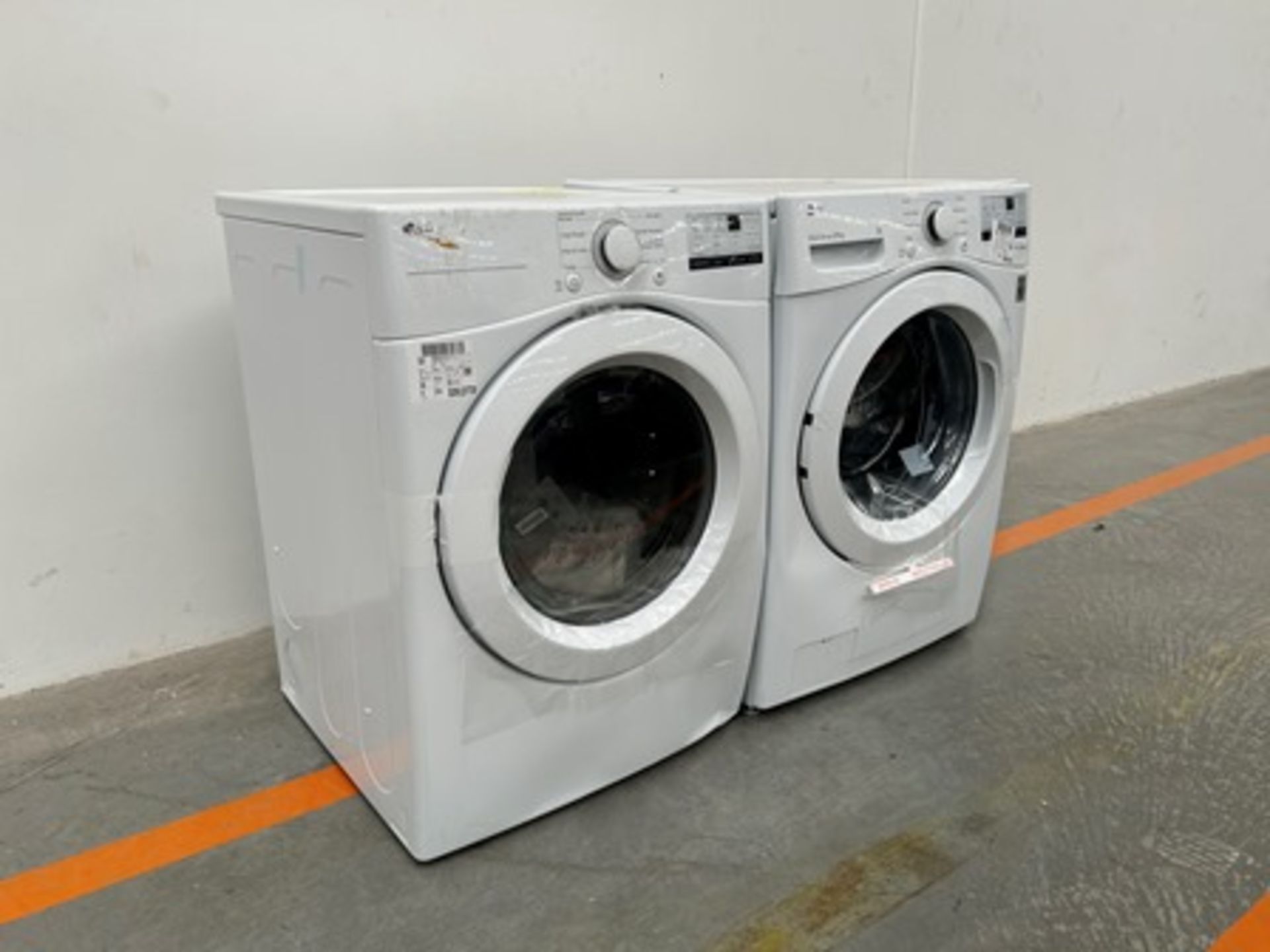 Combo lavadora y Secadora contiene: 1 Lavadora de 20 KG Marca LG, Modelo WM202V26W, Serie 0X531, Co - Image 3 of 8