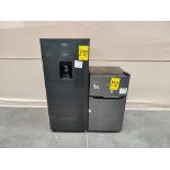 Lote de Refrigerador Y 1 Frigobar contiene: Refrigerador con dispensador de agua Marca ATVIO, Model