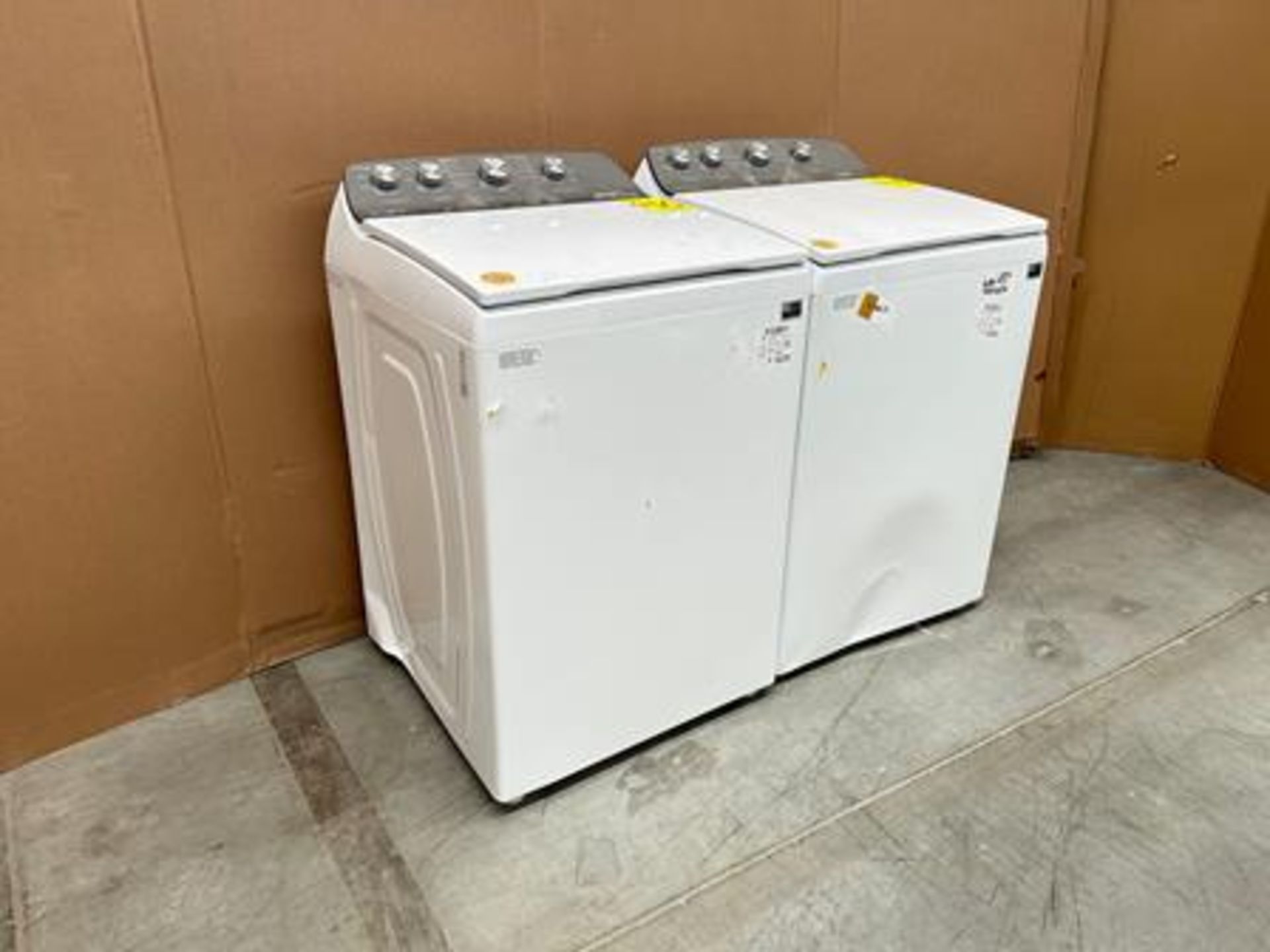 Lote de 2 lavadoras contiene: 1 Lavadora de 22 KG Marca WHIRPOOL, Modelo 8MWTW2224MPM0, Serie 77404 - Image 3 of 6