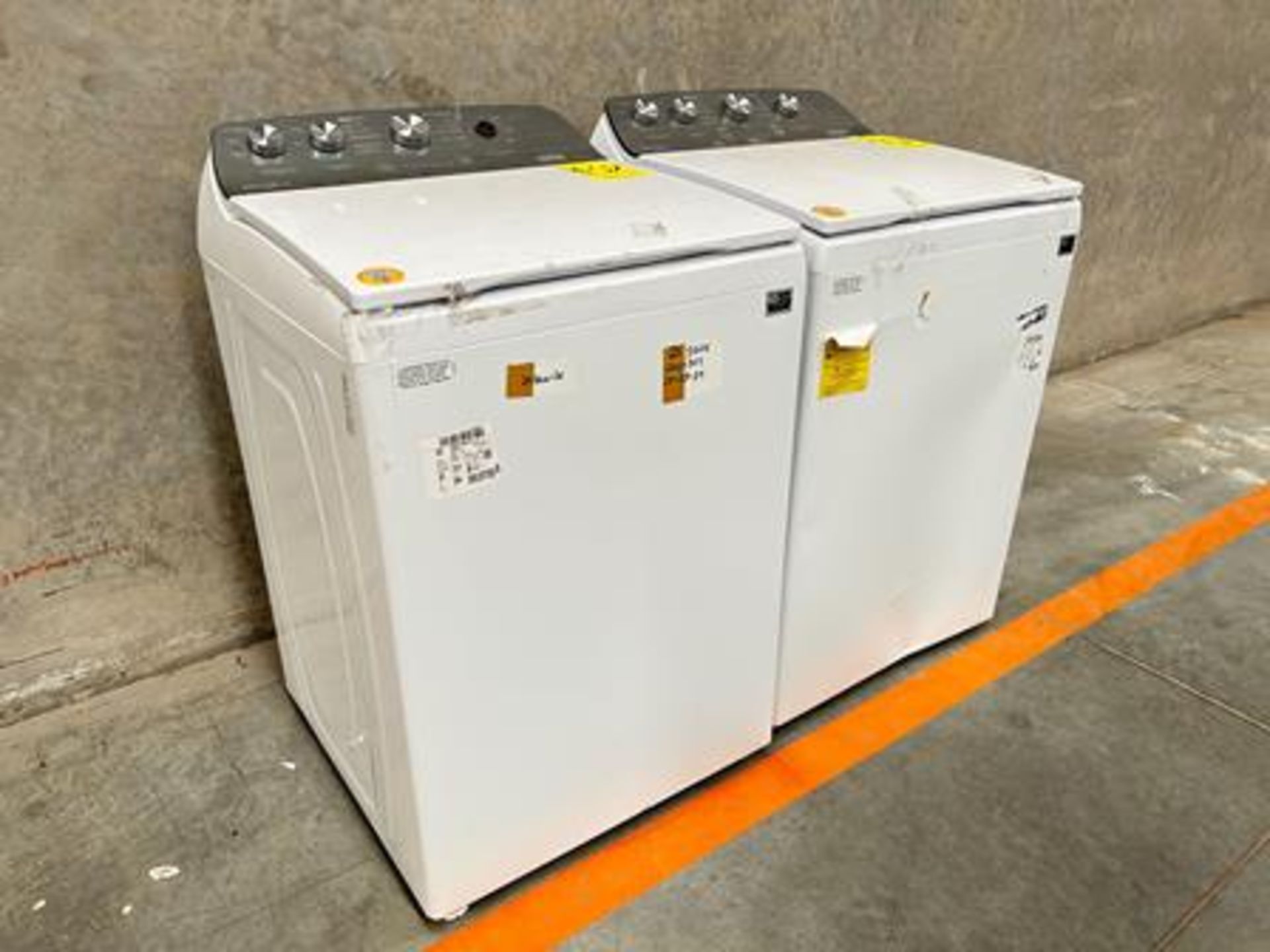 Lote de 2 lavadoras contiene: 1 Lavadora de 22 KG Marca WHIRPOOL, Modelo 8MWTW2224MPM0, Serie 44281 - Image 3 of 6