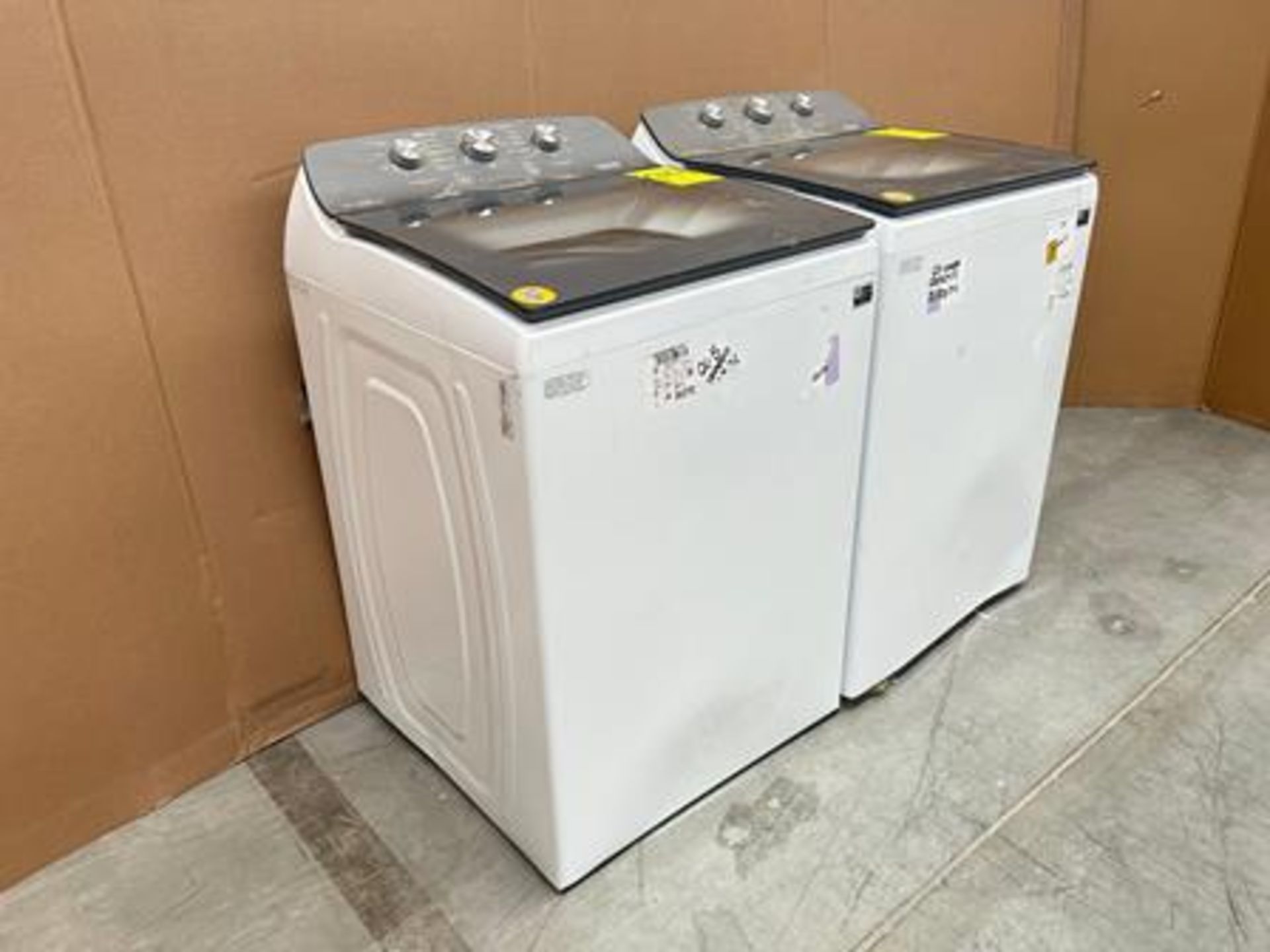 Lote de 2 lavadoras contiene: 1 Lavadora de 20 KG Marca WHIRPOOL, Modelo 8MWTW2024WPM0, Serie 83782 - Image 3 of 6