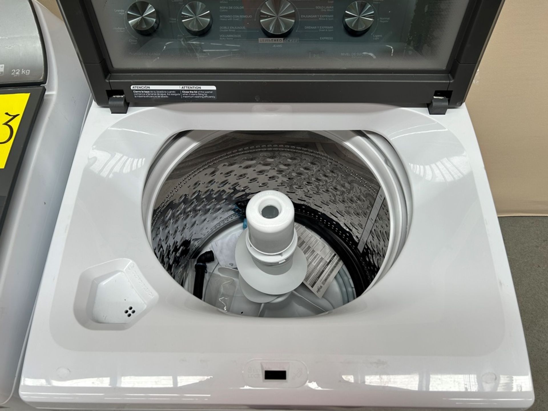 Lote de 2 lavadoras contiene: 1 Lavadora de 22 KG Marca WHIRPOOL, Modelo 8MWTW2224WJM0, Serie 23779 - Image 5 of 6