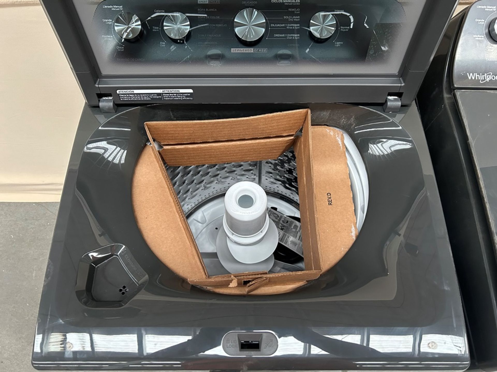Lote de 2 lavadoras contiene: 1 Lavadora de 20 KG Marca WHIRPOOL, Modelo 8MWTW2024WLG0, Serie 97571 - Image 4 of 6