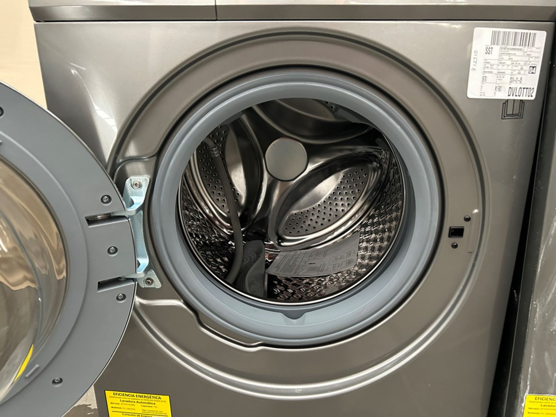 Lote de 2 lavadoras contiene: 1 Lavadora de 15 KG Marca ATVIO, Modelo FL15KGDS, Serie 00077, Color - Image 4 of 5