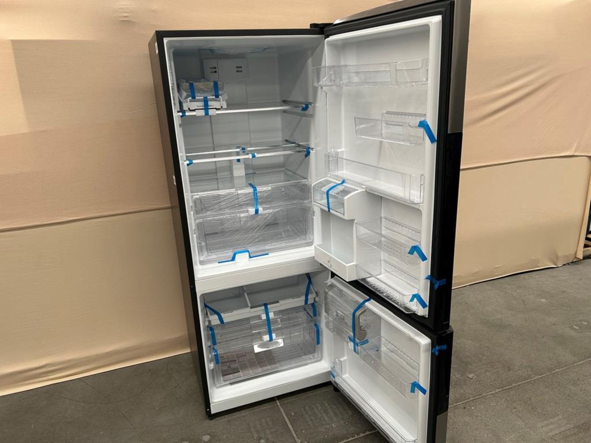 Refrigerador con dispensador de agua Marca MABE, Modelo RMB520IBMRX1, Serie 13353, Color GRIS ( Equ - Image 4 of 7