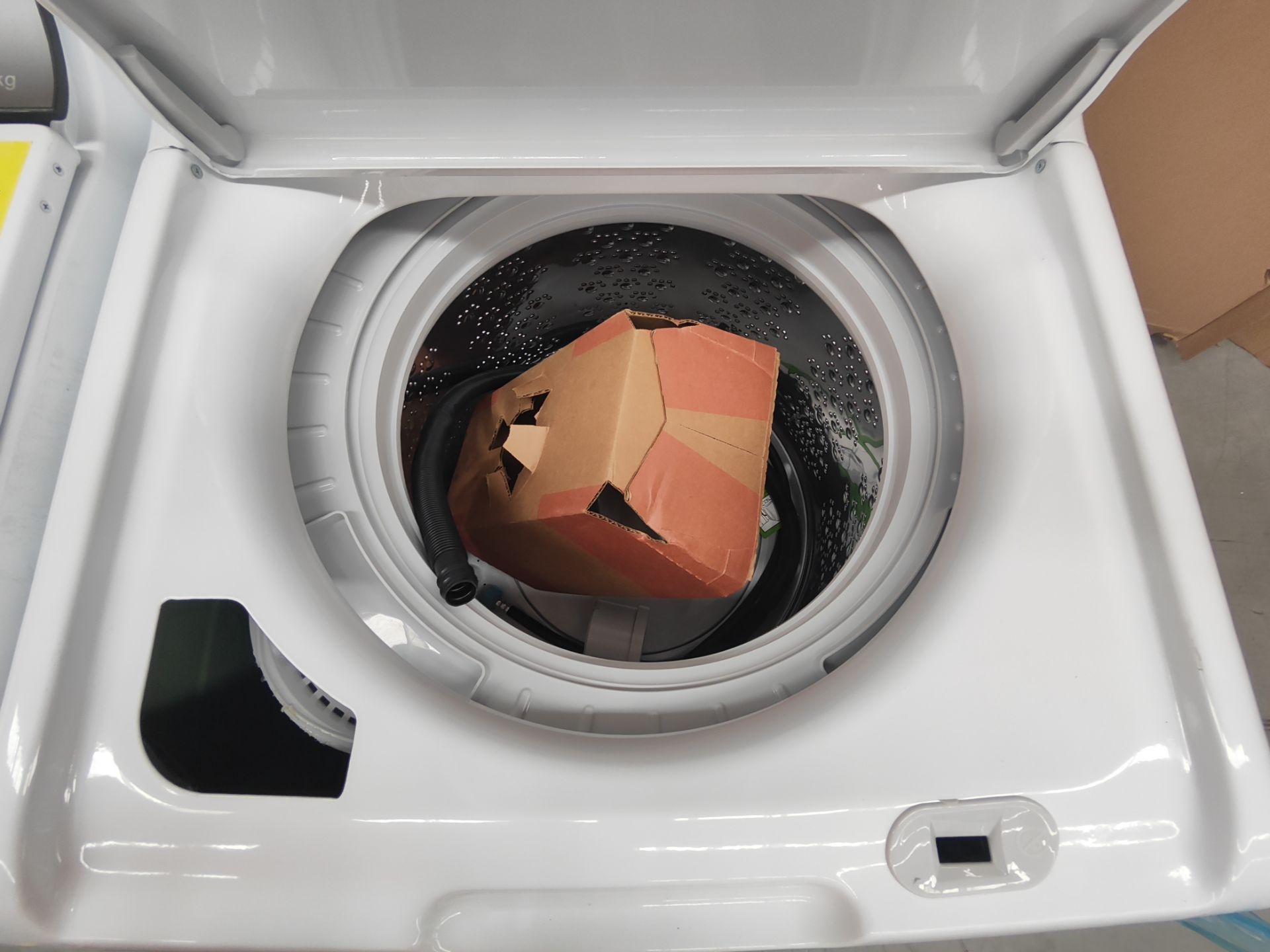 Lote de 2 lavadoras contiene: 1 lavadora de 20 KG, Marca WHIRPOOL, Modelo 8MWTW2024MJM0, Serie 7389 - Image 5 of 6