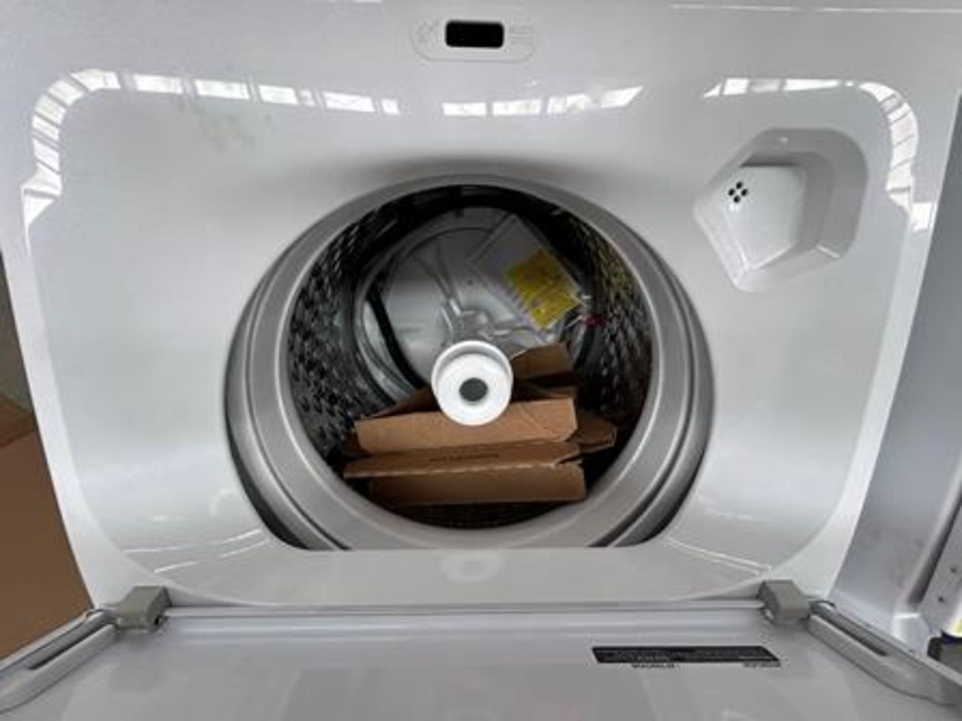 Lote de 2 lavadoras contiene: 1 Lavadora de 20 KG Marca WHIRPOOL, Modelo 8MWTW2024MJM0, Serie 13978 - Image 5 of 6
