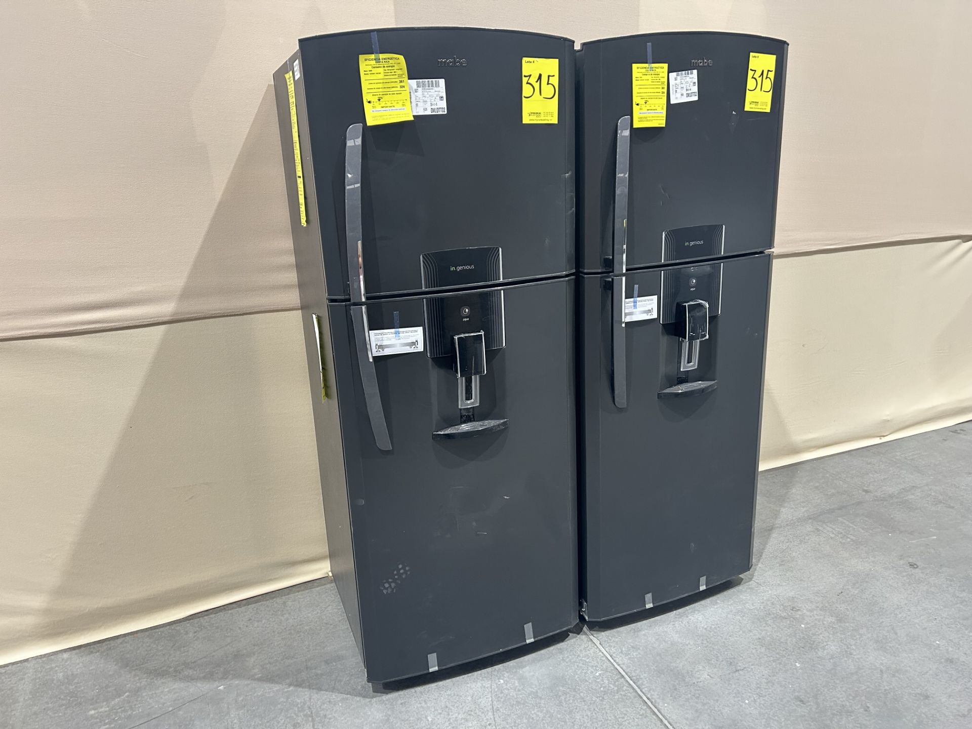 Lote de 2 refrigeradores contiene: 1 refrigerador con dispensador de agua Marca MABE, Modelo RME360 - Image 2 of 6