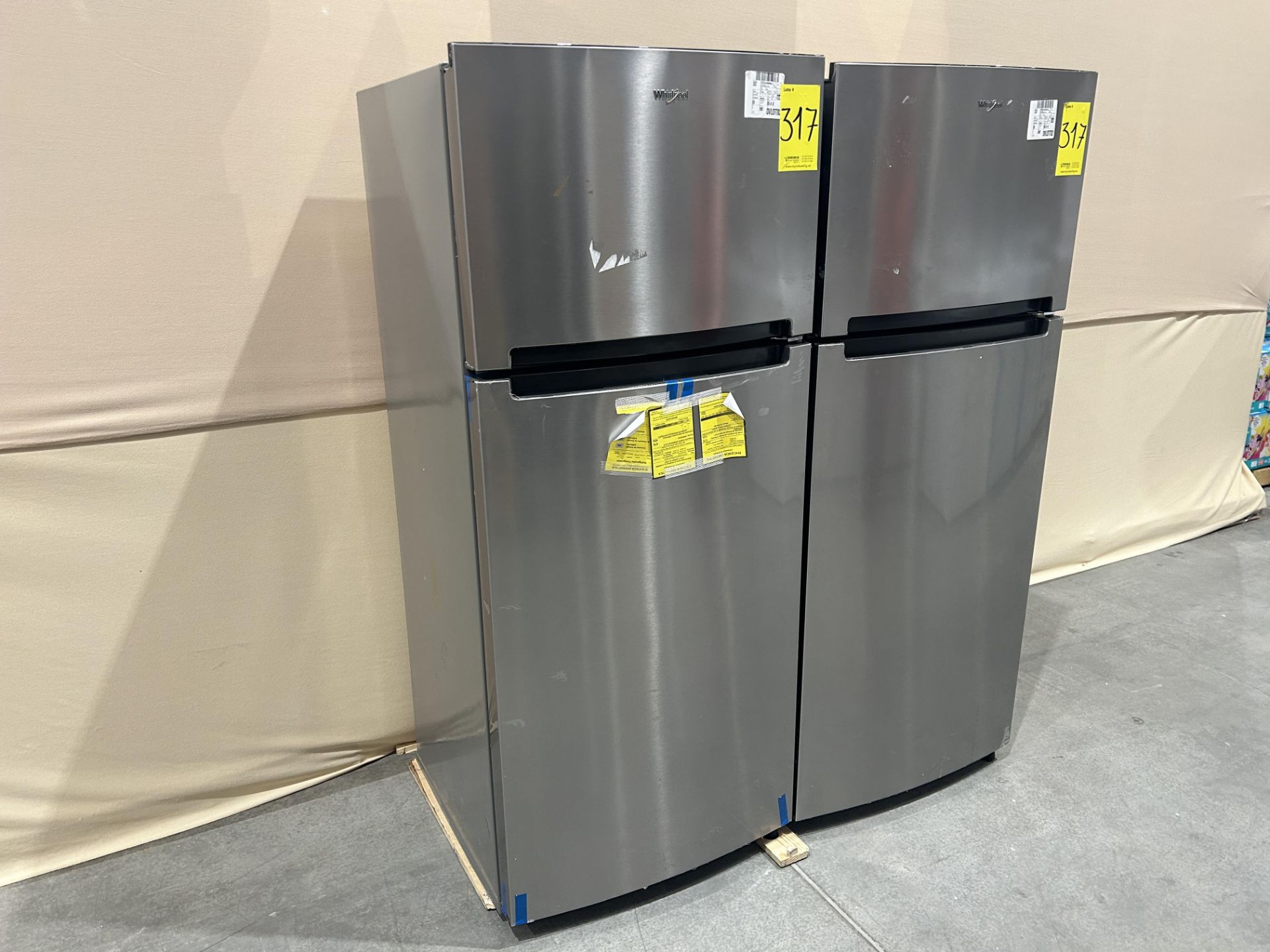Lote de 2 refrigeradores contiene: 1 refrigerador Marca WHIRLPOOL, Modelo WT1818A, Serie 535500, Co - Image 3 of 6