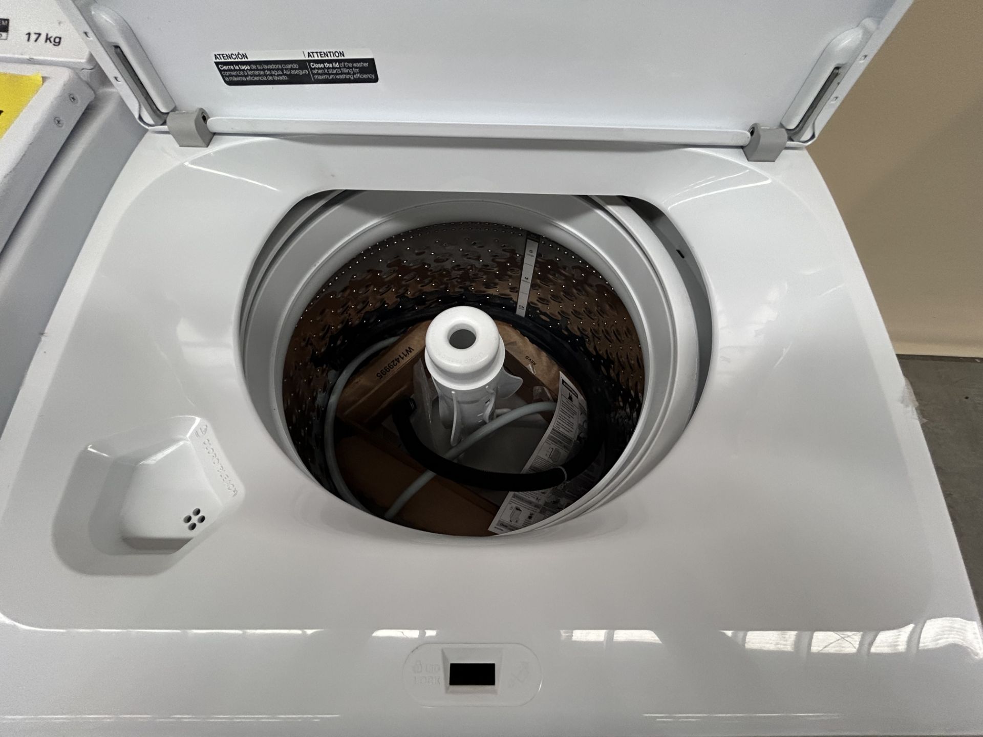 Lote de 2 lavadoras contiene: 1 Lavadora de 17 KG Marca WHIRPOOL, Modelo 8MWTW1713MJQ1, Serie 21286 - Image 4 of 5