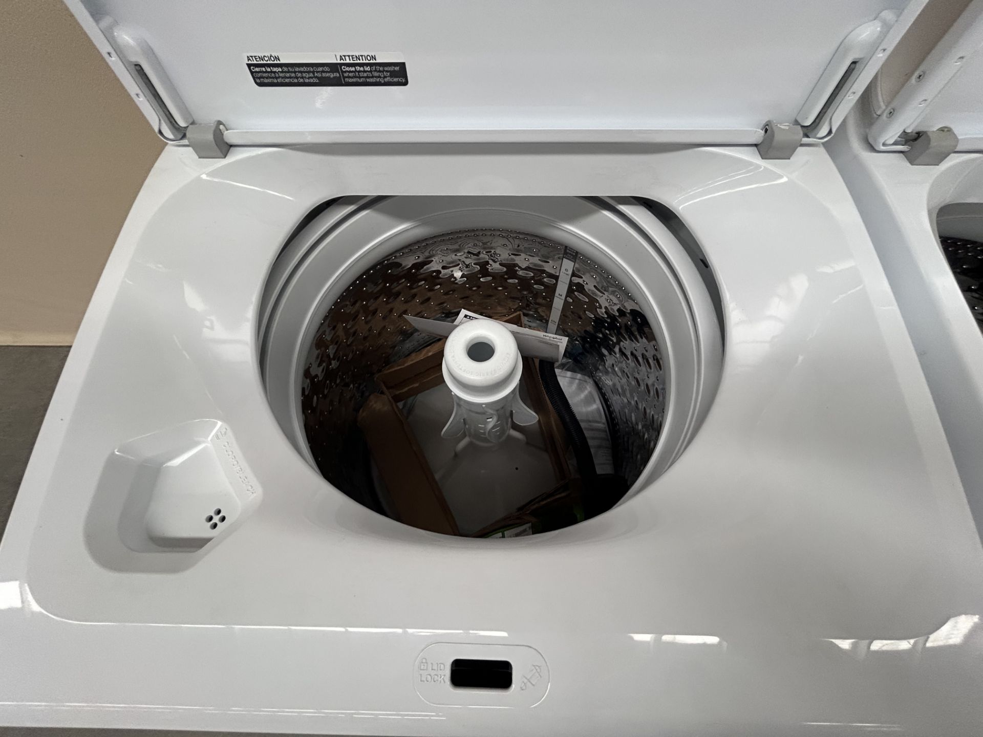 Lote de 2 lavadoras contiene: 1 Lavadora de 16 KG Marca WHIRPOOL, Modelo 8MWTW1612MJQ1, Serie 79464 - Image 5 of 6