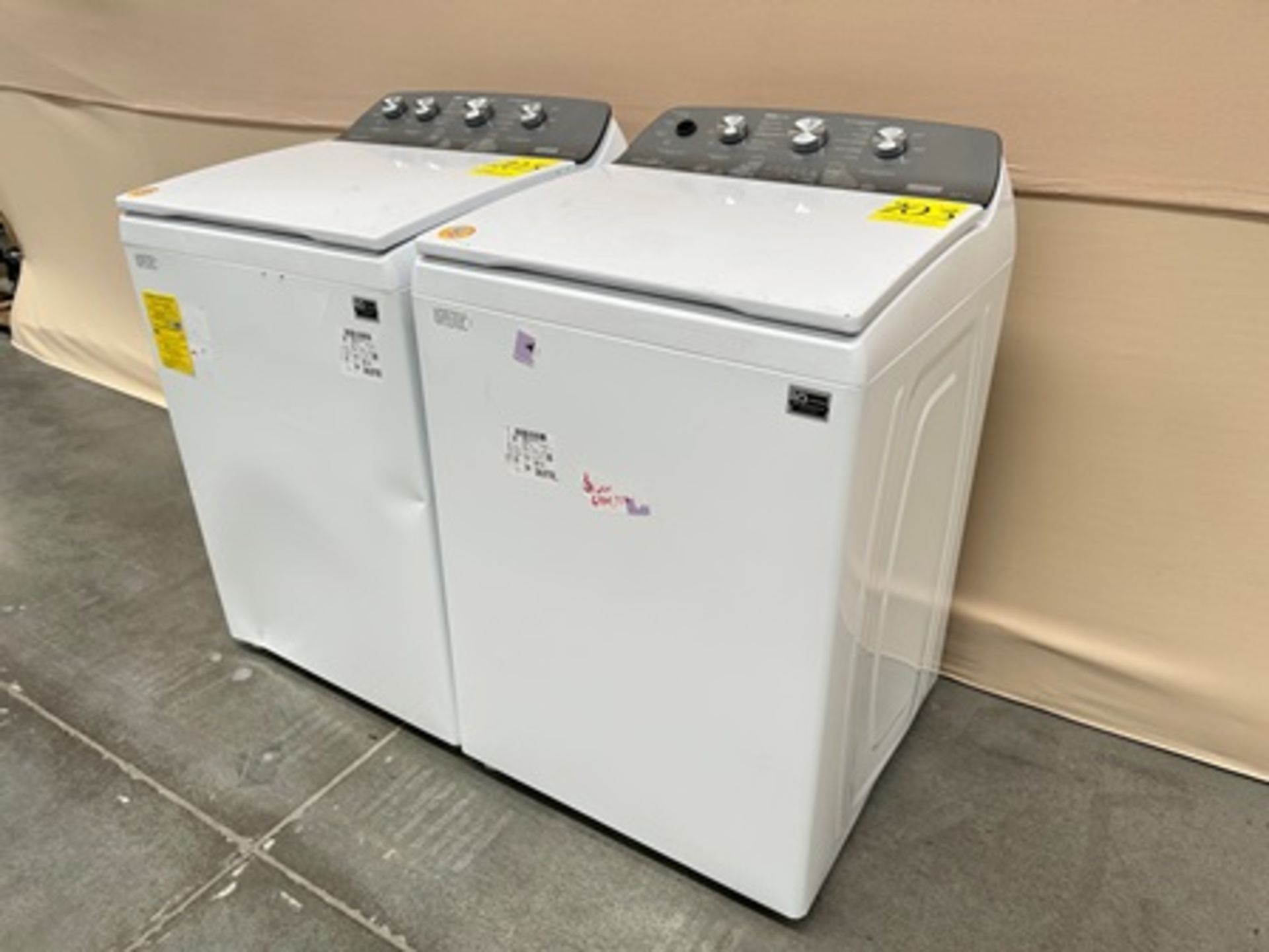 Lote de 2 lavadoras contiene: 1 Lavadora de 22 KG Marca WHIRPOOL, Modelo 8MWTW2224MPM0, Serie 63845 - Image 3 of 6