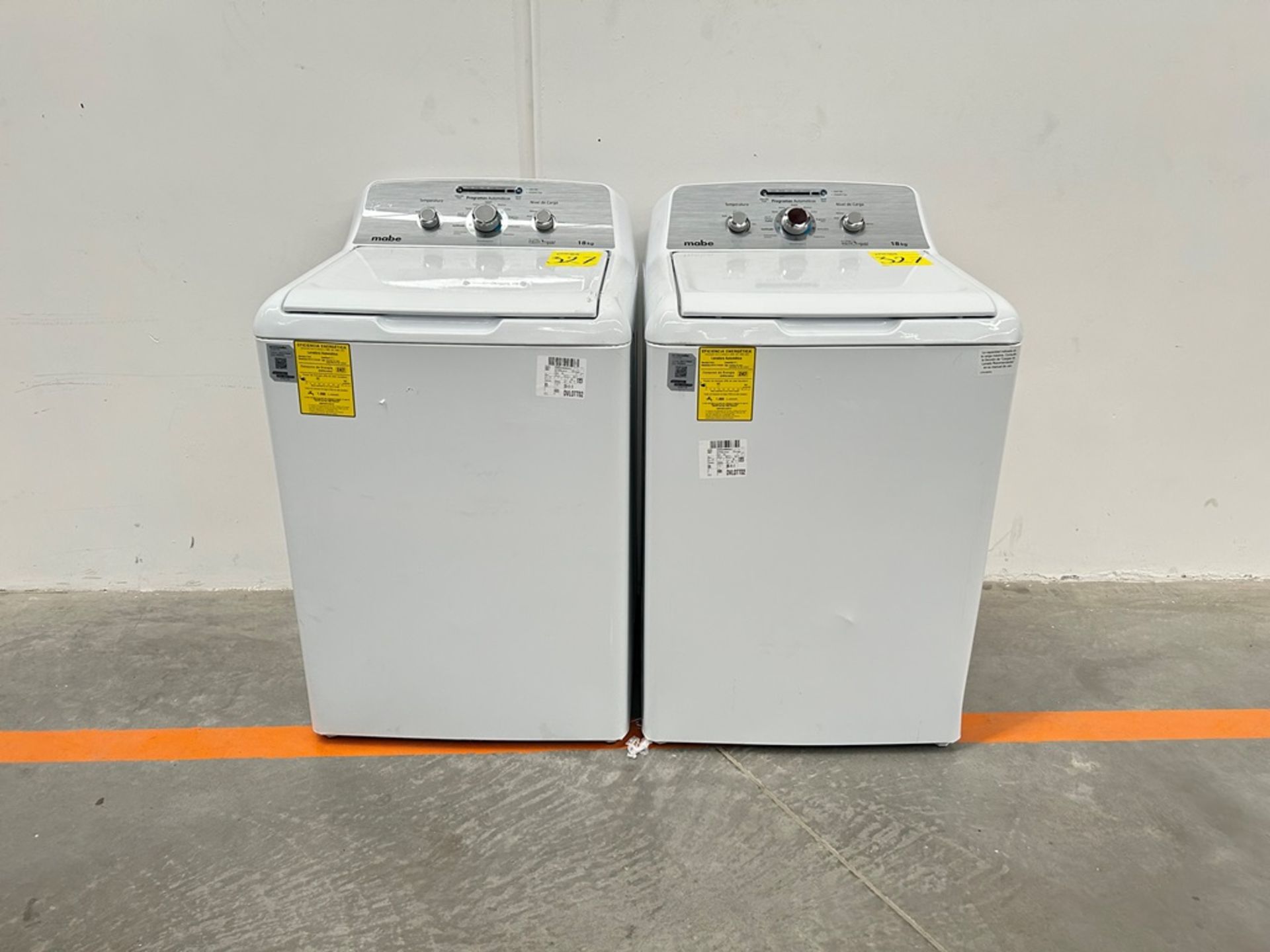 Lote de 2 lavadoras contiene: 1 Lavadora de 18 KG Marca MABE, Modelo LMA78113CBAB01, Serie S90918,