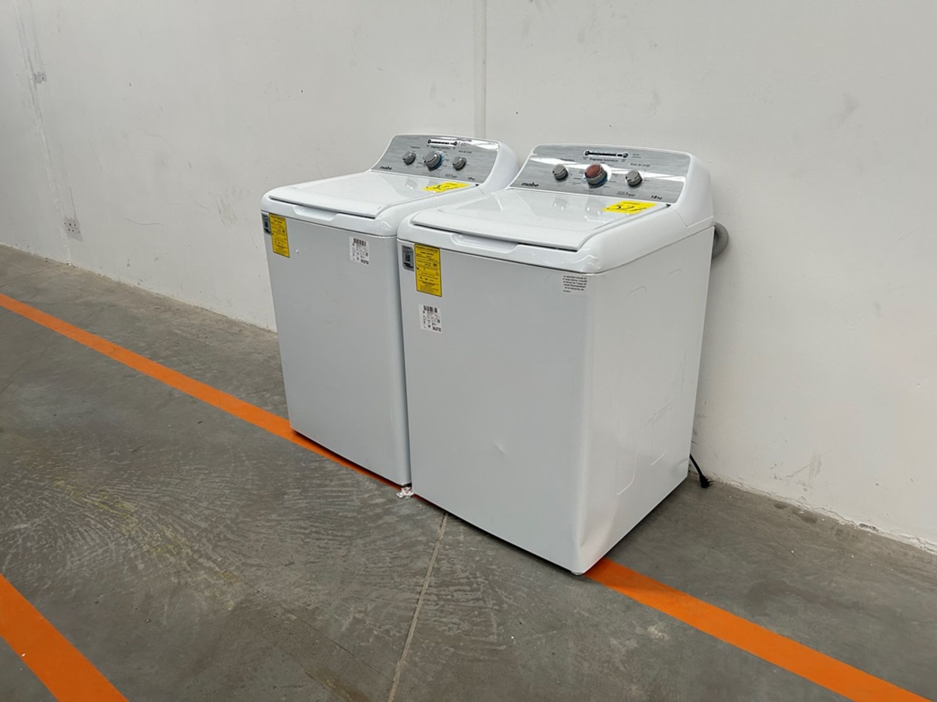 Lote de 2 lavadoras contiene: 1 Lavadora de 18 KG Marca MABE, Modelo LMA78113CBAB01, Serie S90918, - Image 2 of 10