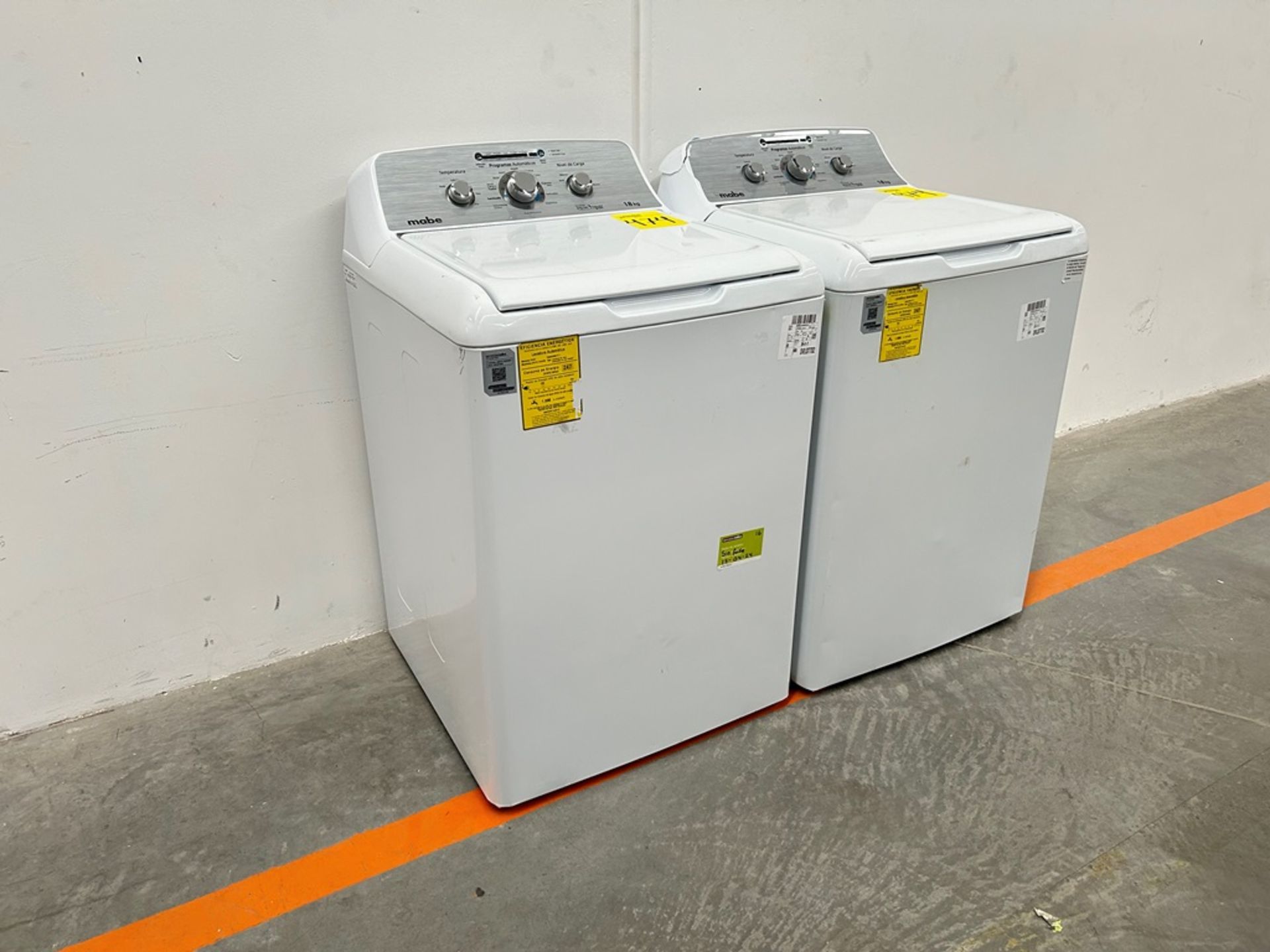 Lote de 2 lavadoras contiene: 1 Lavadora de 18 KG Marca MABE, Modelo LMA78113CBAB01, Serie S74287, - Image 2 of 10
