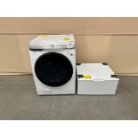 Lote de 2 artículos, Contiene: Lavasecadora de 22/13 Kg Marca SAMSUNG, Modelo WD22T6300GW, Serie 00