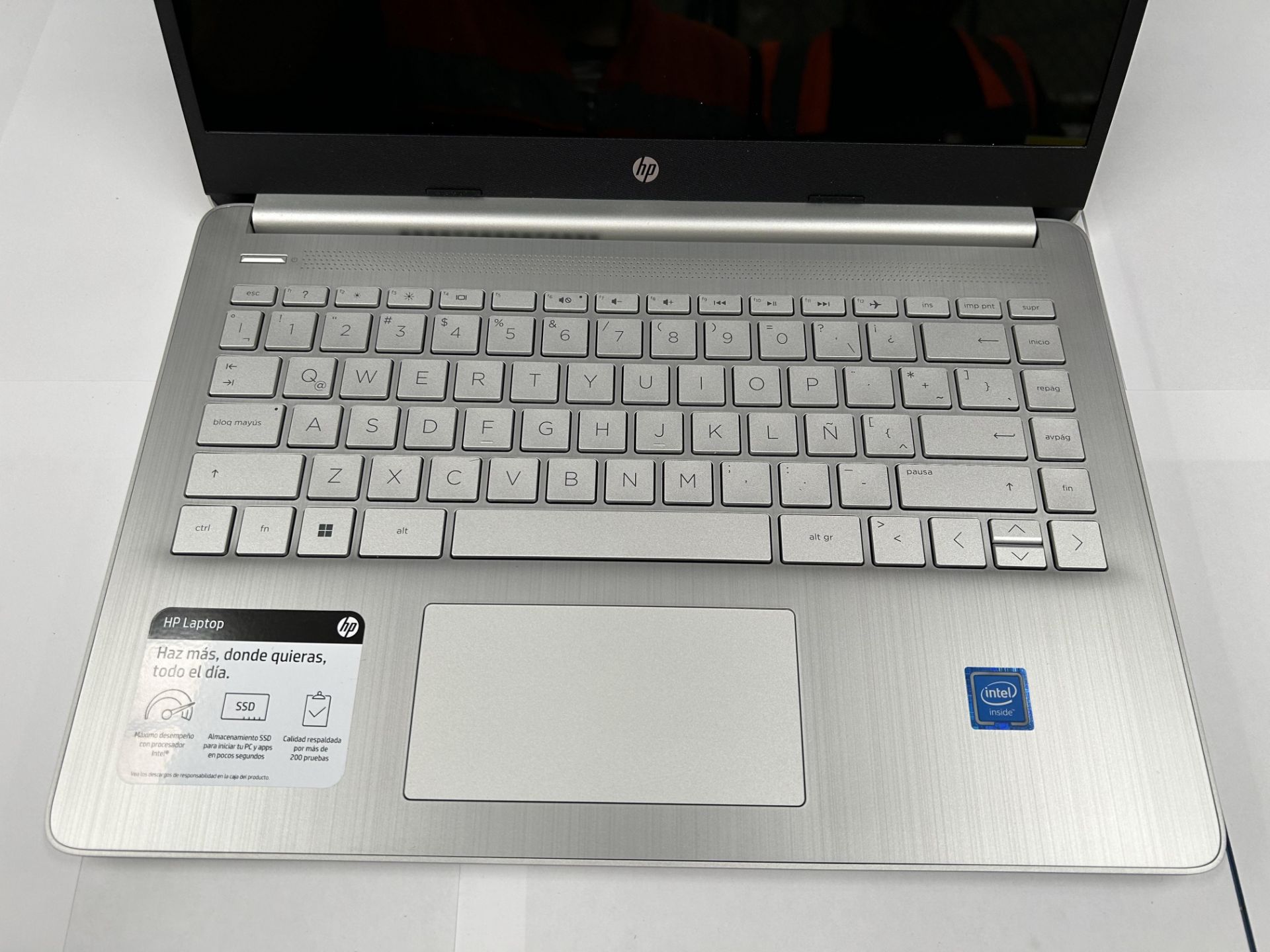 Laptop Marca HP, Modelo 14DQ0527LA, Serie 34BBY0, Color GRIS, INTEL CELERON, 8 Gb en RAM, 256 Gb de - Image 4 of 7