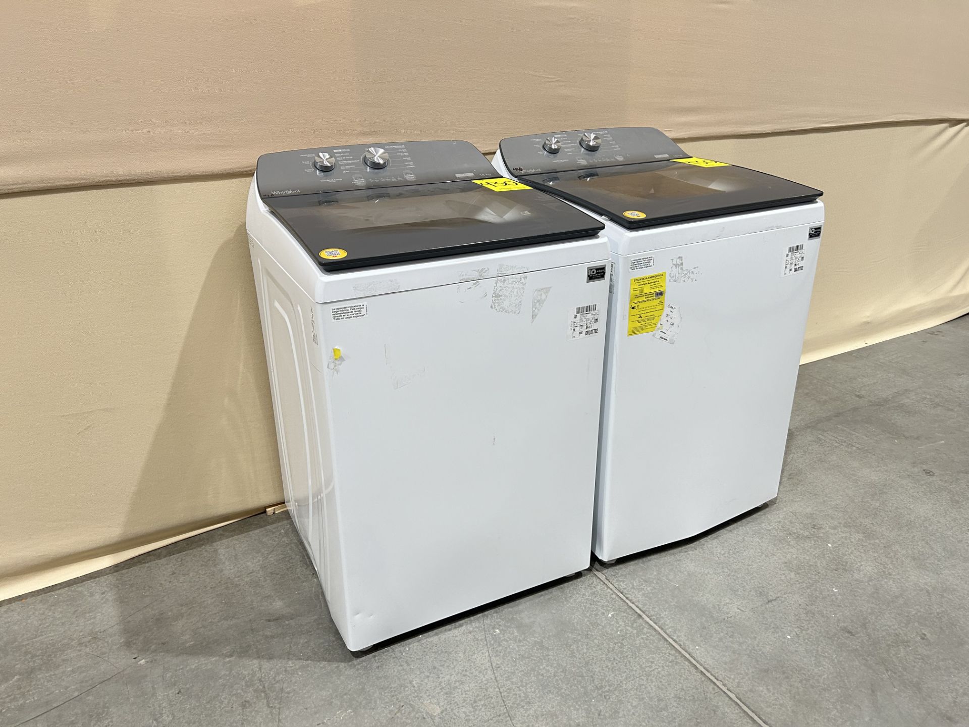 Lote de 2 lavadoras contiene: 1 Lavadora de 18 KG Marca WHIRPOOL, Modelo 8MWTW1812WPM0, Serie 08970 - Image 2 of 9
