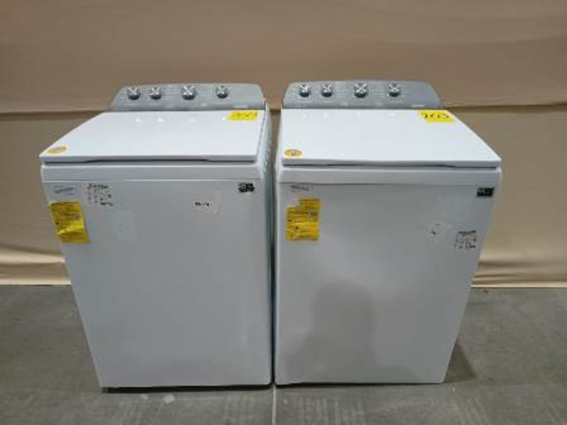 Lote de 2 lavadoras contiene: 1 Lavadora de 22 KG Marca WHIRPOOL, Modelo 8MWTW2224MPM0, Serie 77439