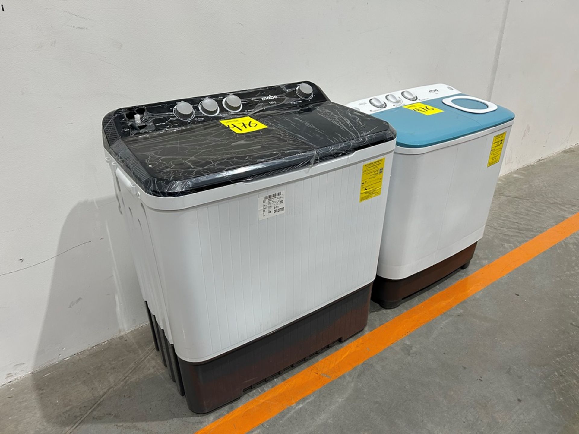 Lote de 2 lavadoras contiene: 1 Lavadora de 18 KG Marca MABE, Modelo LMA78113CBAB01, Serie MS1659, - Image 2 of 12