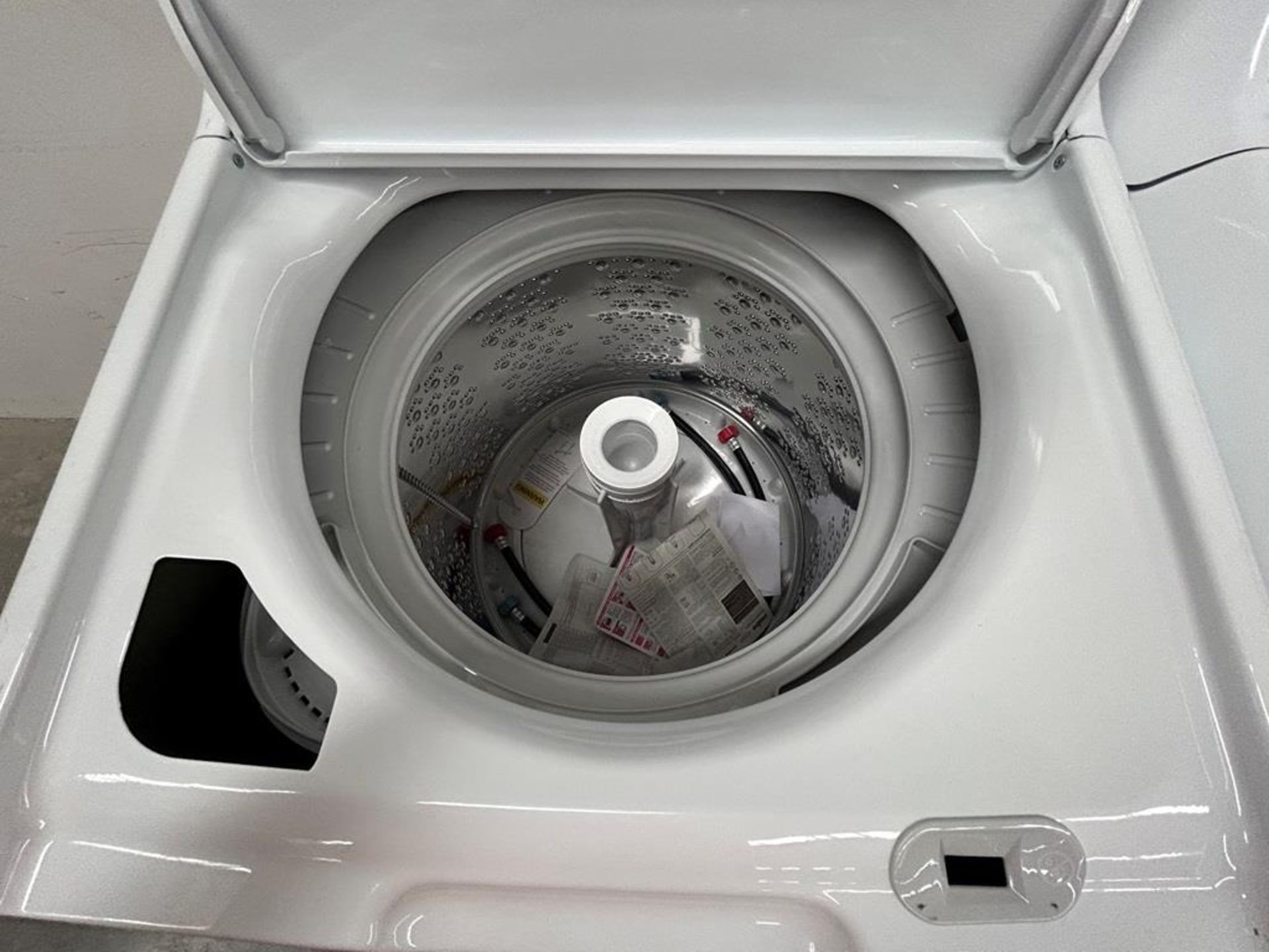 Lote de 2 lavadoras contiene: 1 Lavadora de 18 KG Marca MABE, Modelo LMA78113CBAB01, Serie S74287, - Image 5 of 10