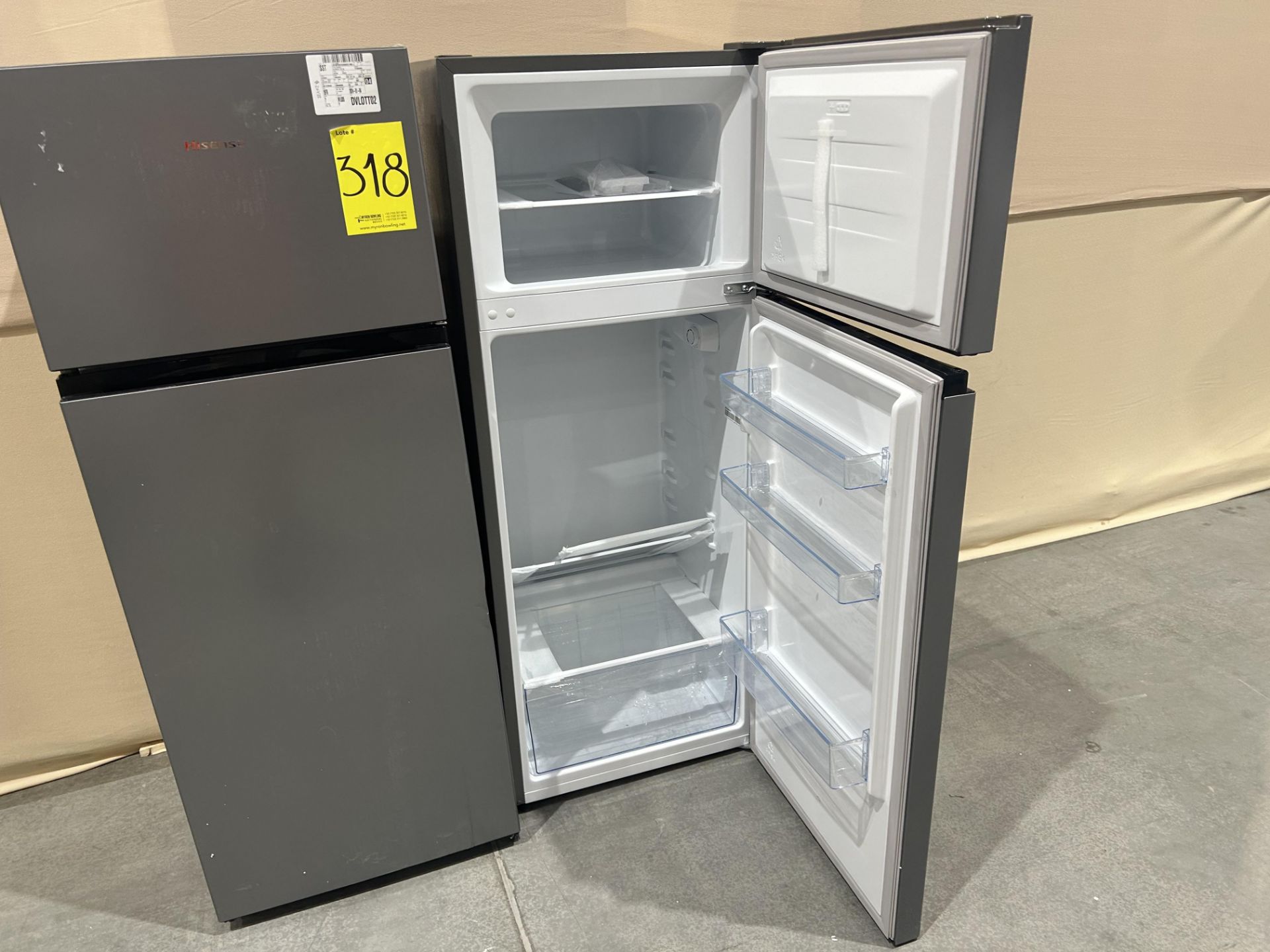 Lote de 2 refrigeradores contiene: 1 refrigerador Marca HISENSE, Modelo RT80D6AGX, Serie P10076, Co - Image 5 of 7
