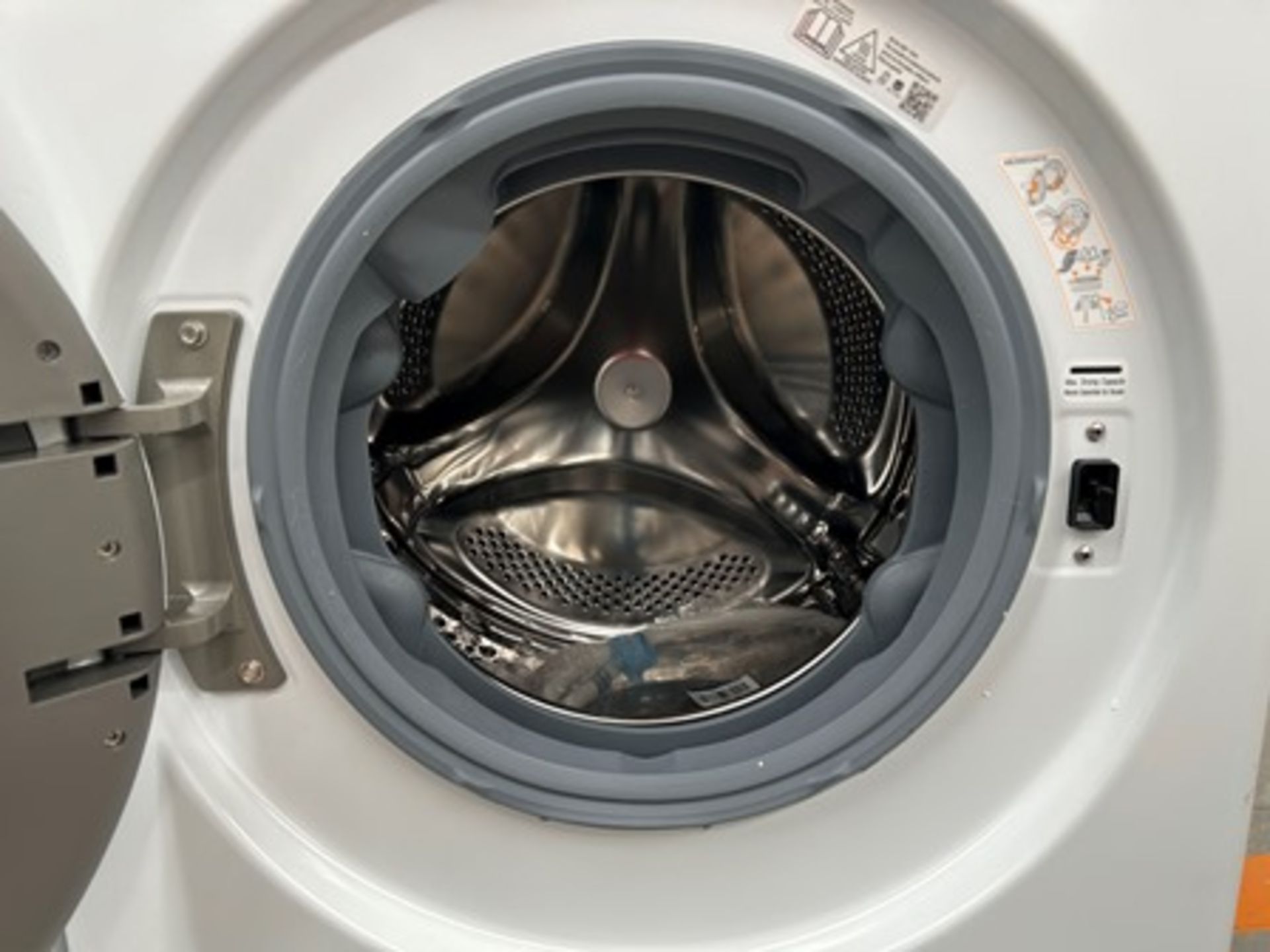 Lote de 2 lavadoras contiene: 1 Lavadora de 12 KG Marca LG, Modelo WM12WVC4S6, Serie 53874, Color B - Image 6 of 8