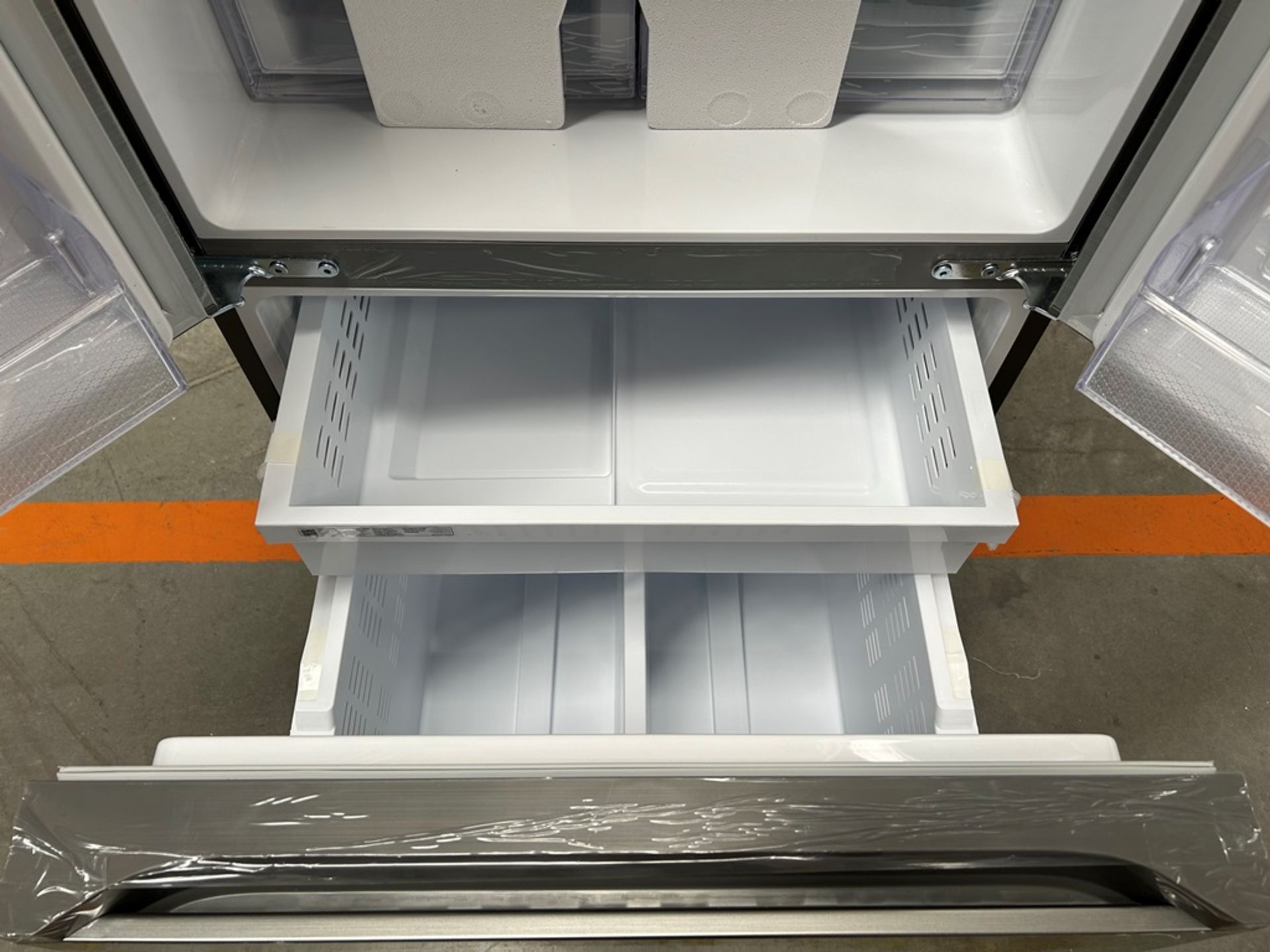 (NUEVO) Refrigerador Marca SAMSUNG, Modelo RF22A4010S9, Serie 01874K, Color GRIS - Image 6 of 11